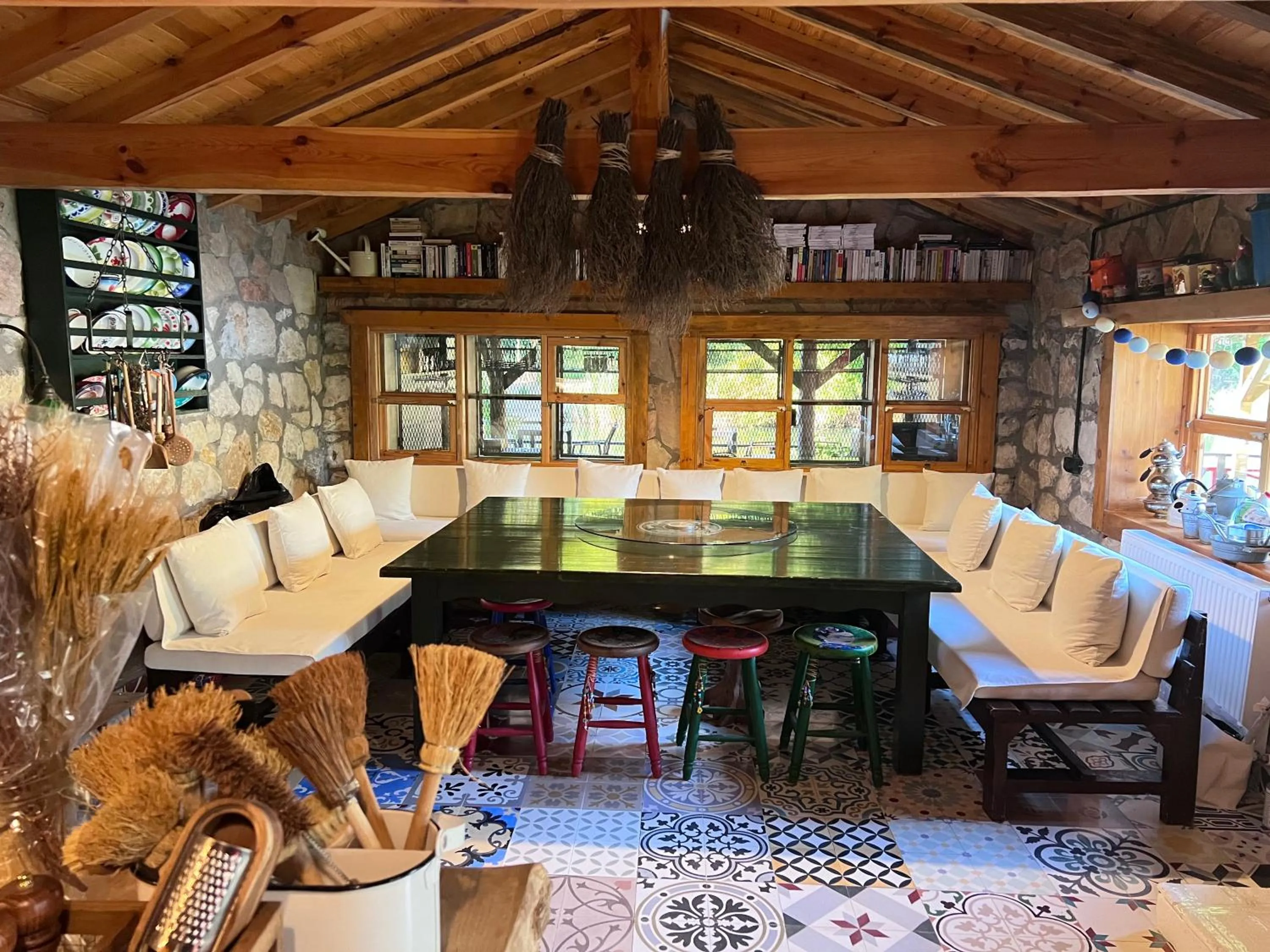 Seating area in Dachas Cove Hotel