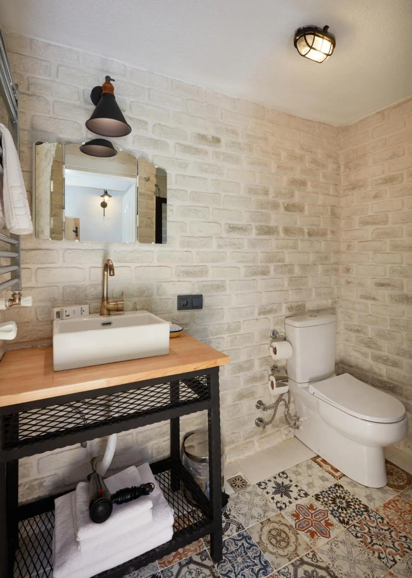 Toilet in Dachas Cove Hotel