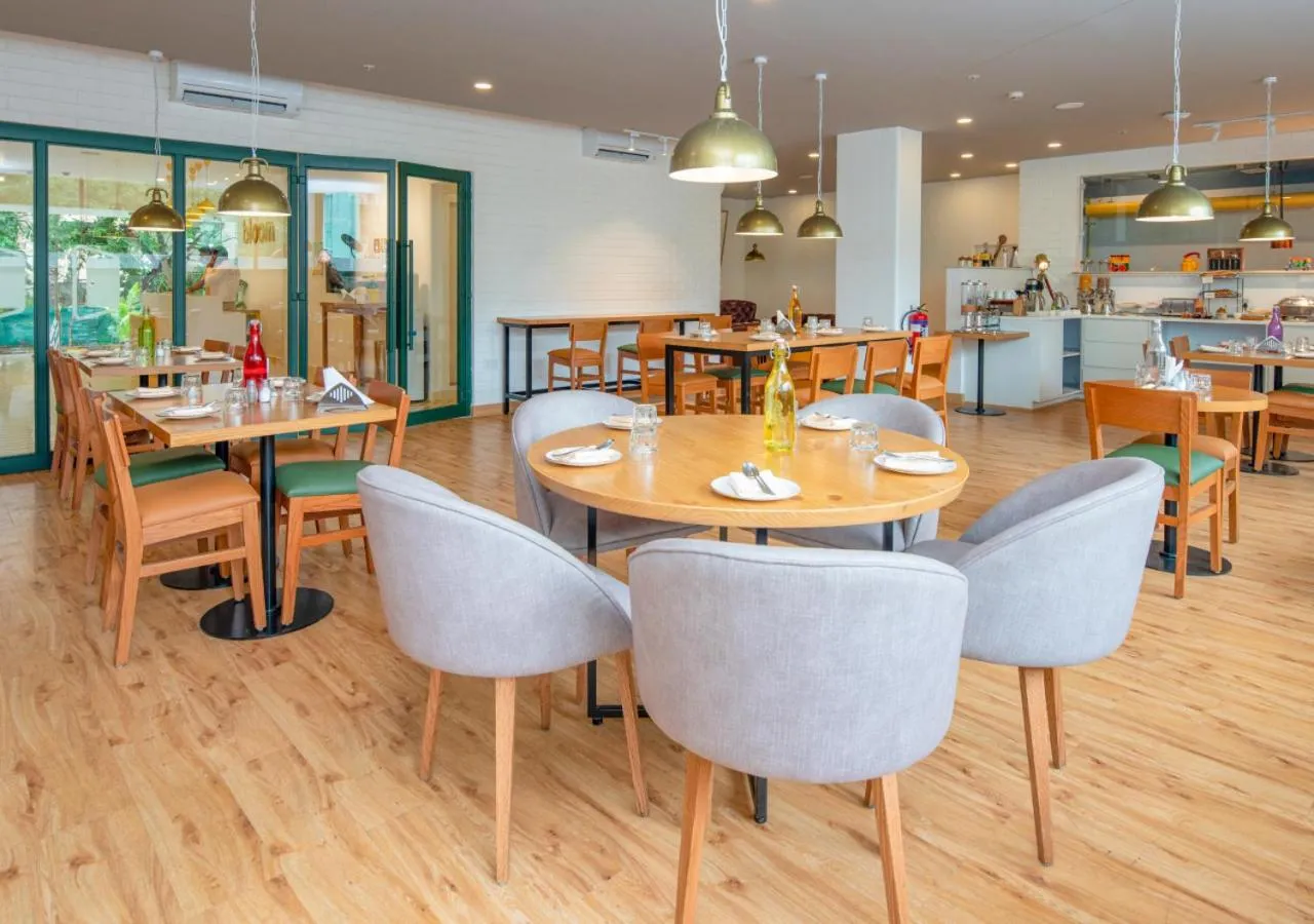 Restaurant/places to eat in Bloom Hotel - Brookefield