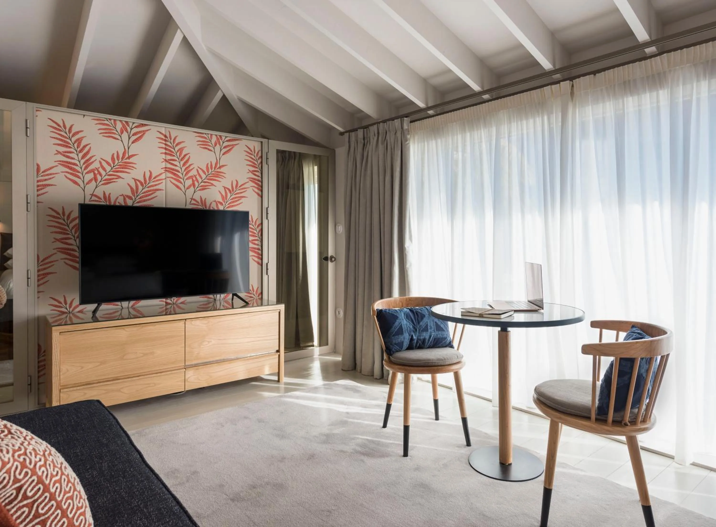 TV and multimedia in Jardins do Porto - by Unlock Hotels