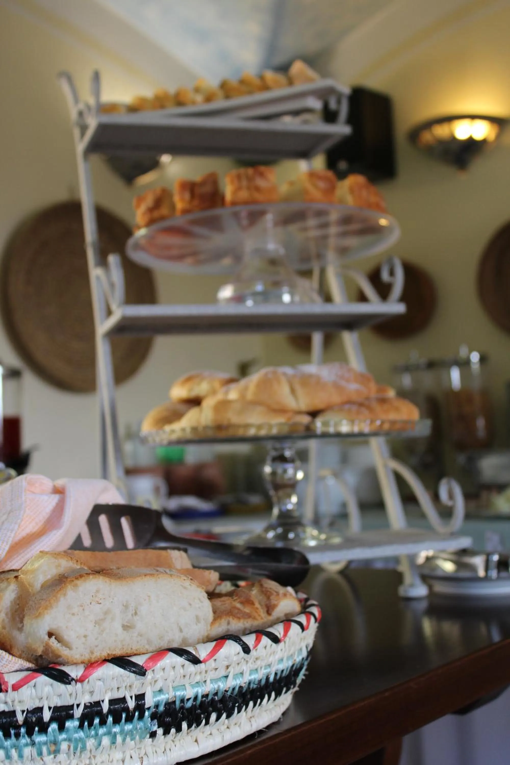 Buffet breakfast in Hotel Su Lithu