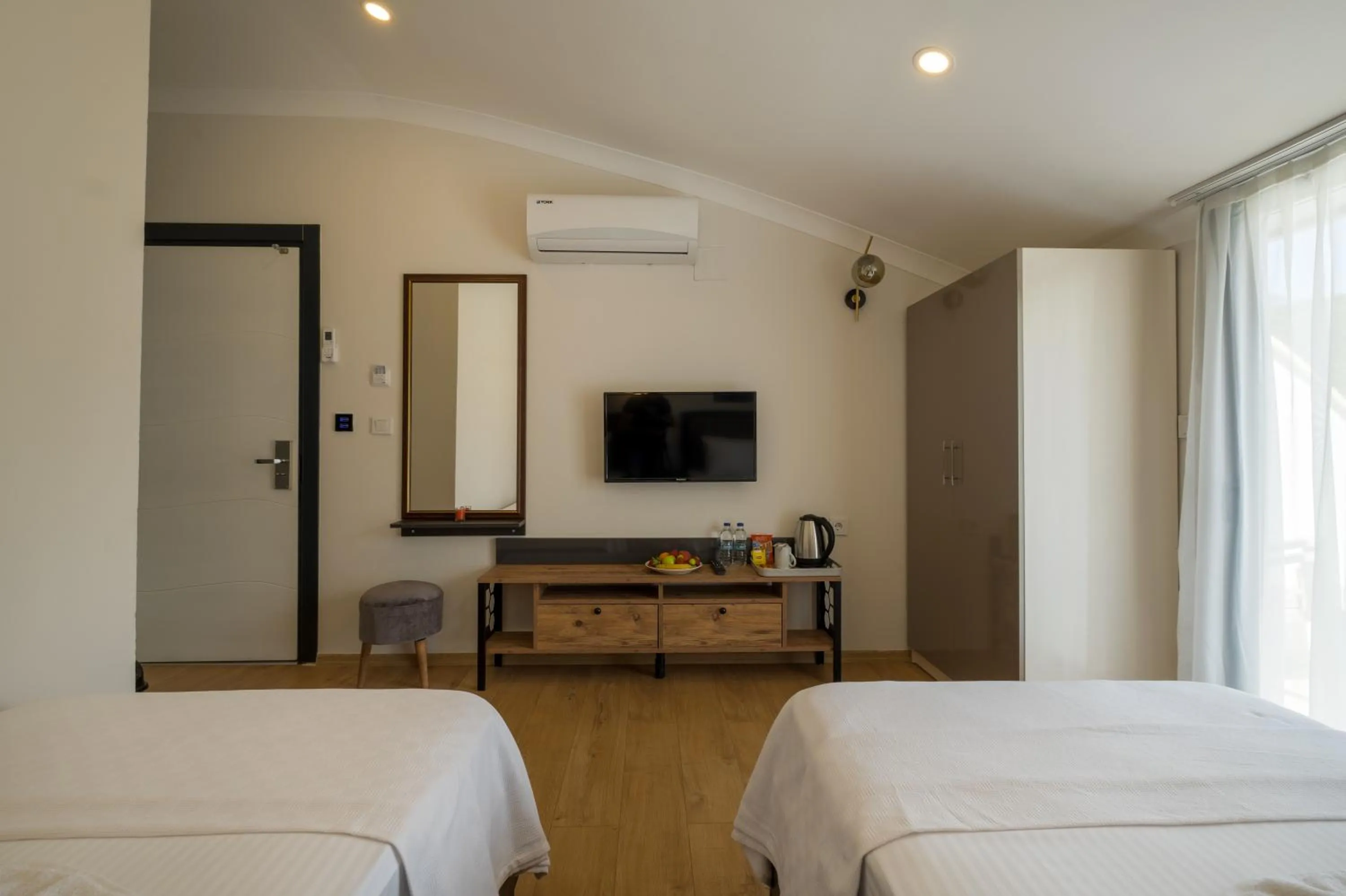 Massage, Bed in Tanrise City House