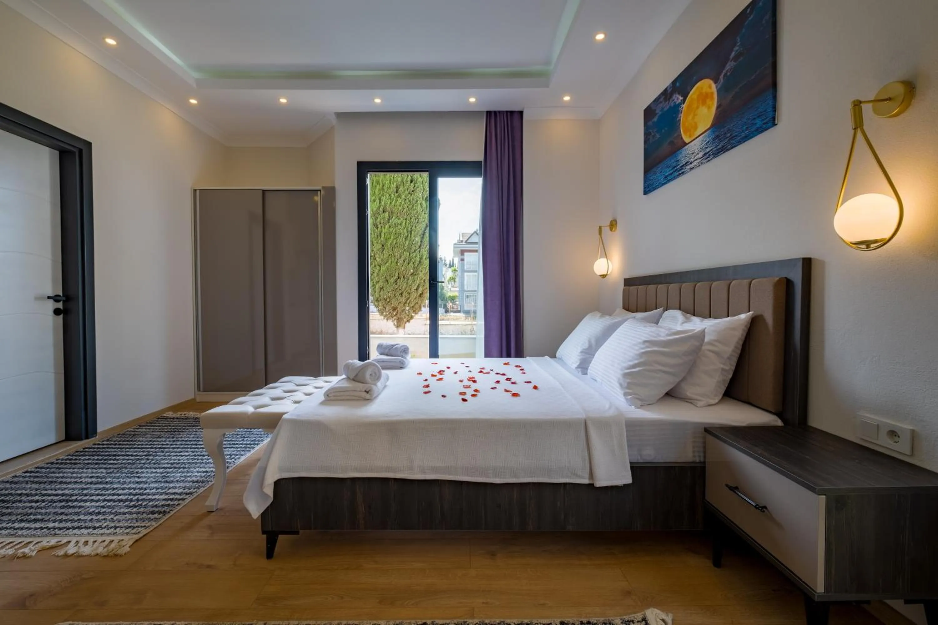 Bed in Tanrise City House