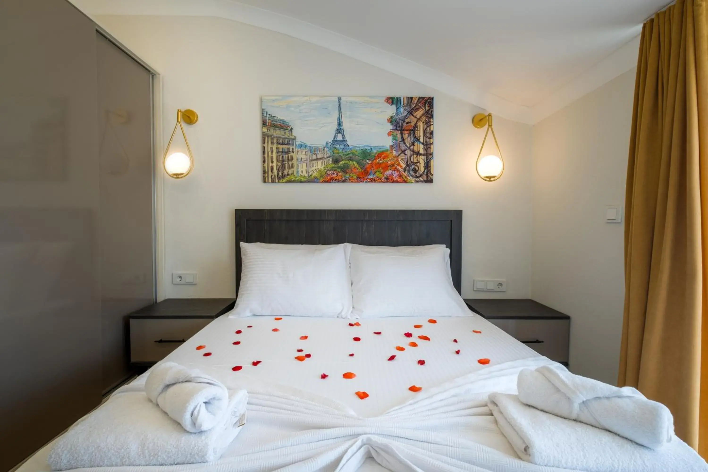 Double Room with Balcony in Tanrise City Residence Double Room with Balcony in Tanrise City Residence