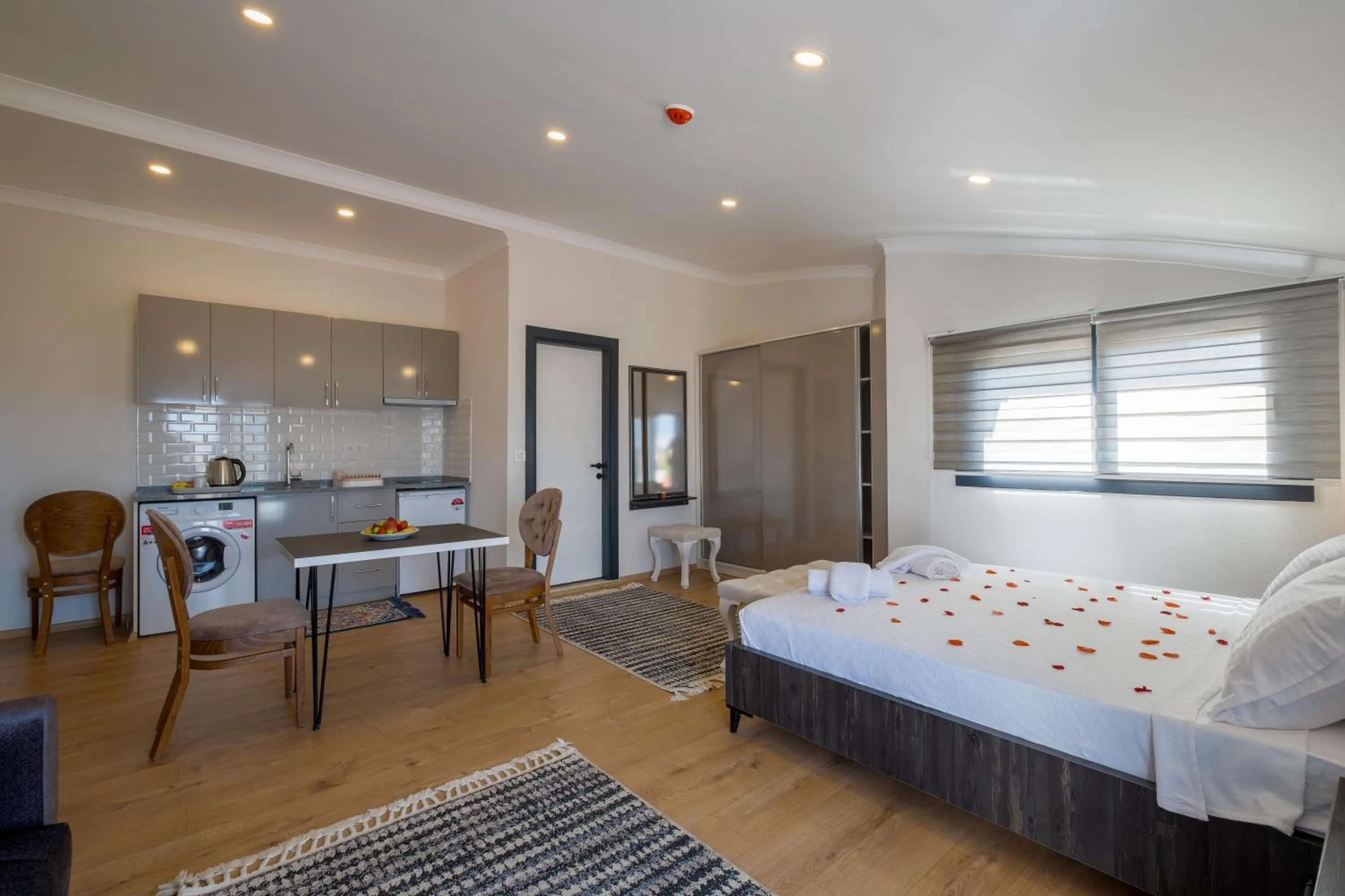 Photo of the whole room, Bed in Tanrise City House