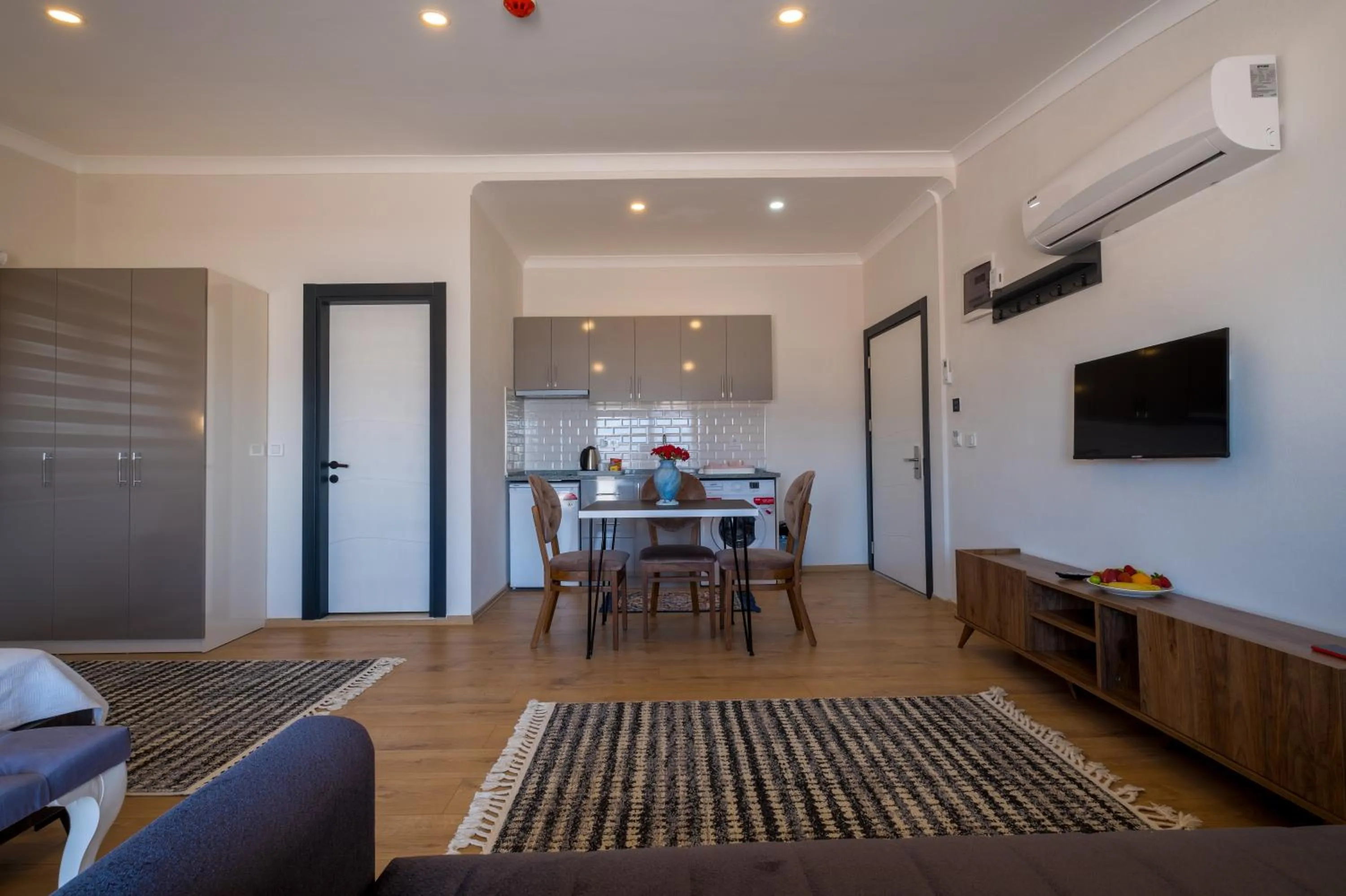 Kitchen or kitchenette in Tanrise City House