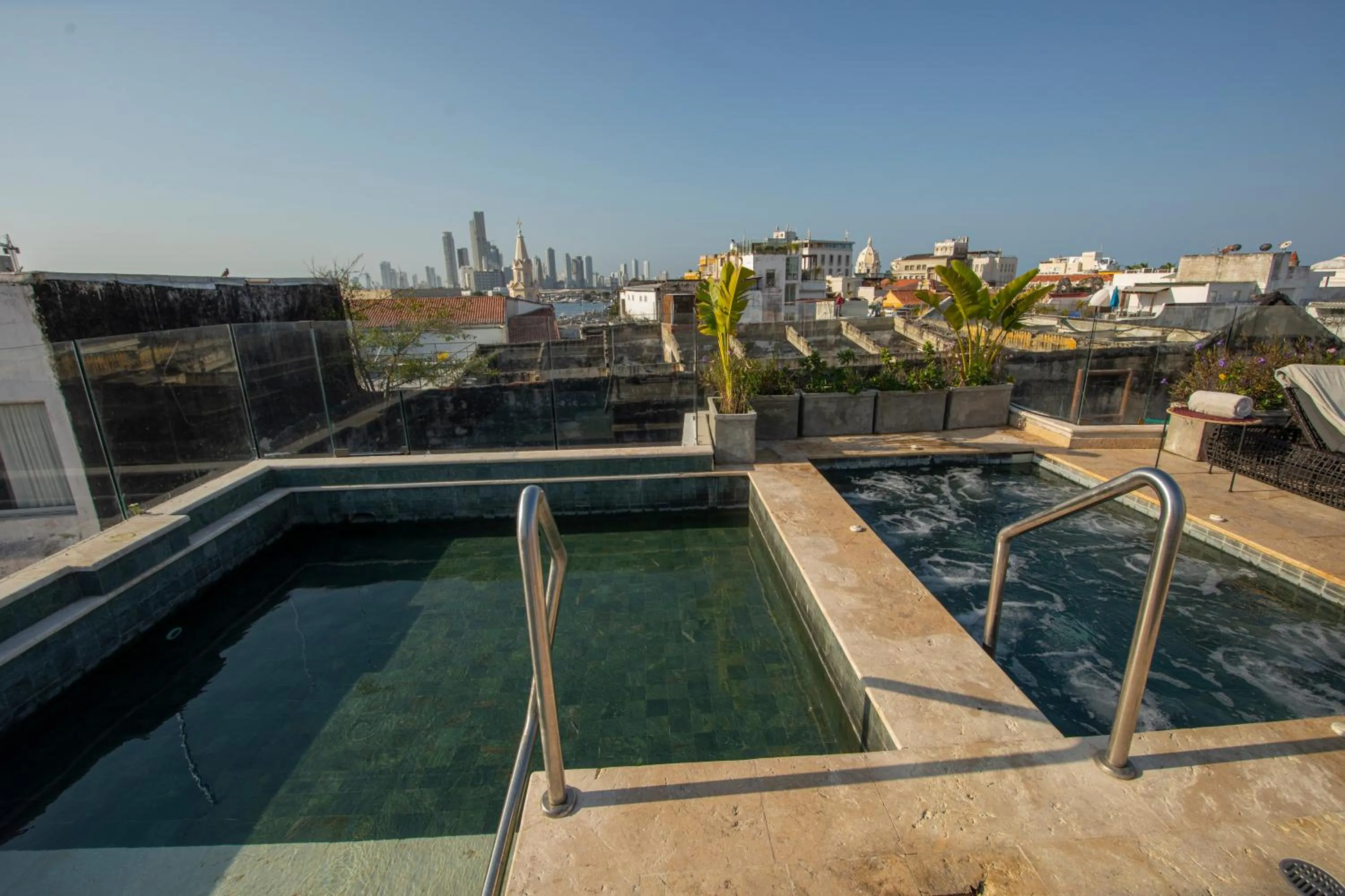 Swimming pool in Hotel Voilá Centro Histórico