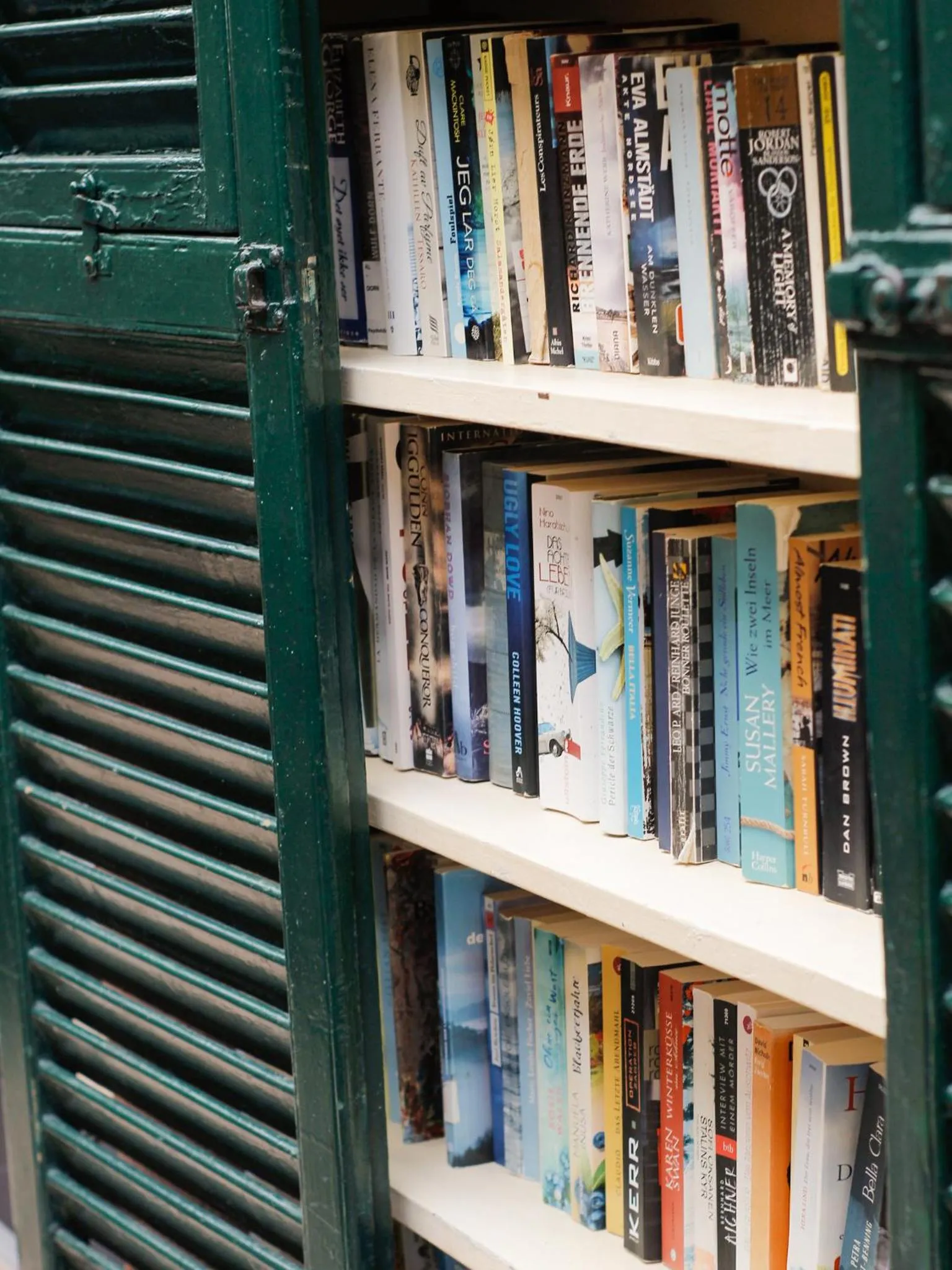 Library in La Camogliese Hotel B&B