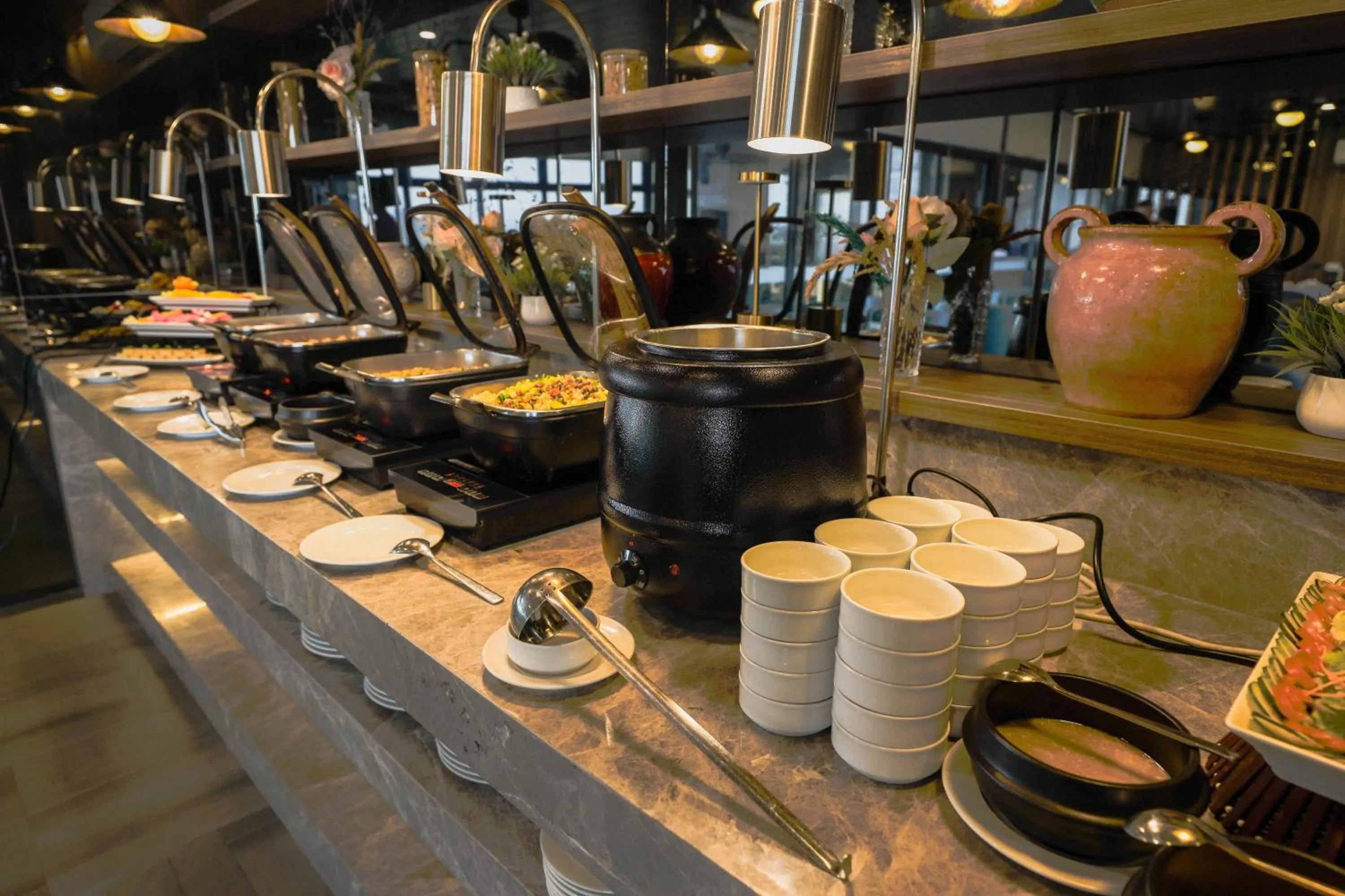 Breakfast in El Vistra Hotel Angeles