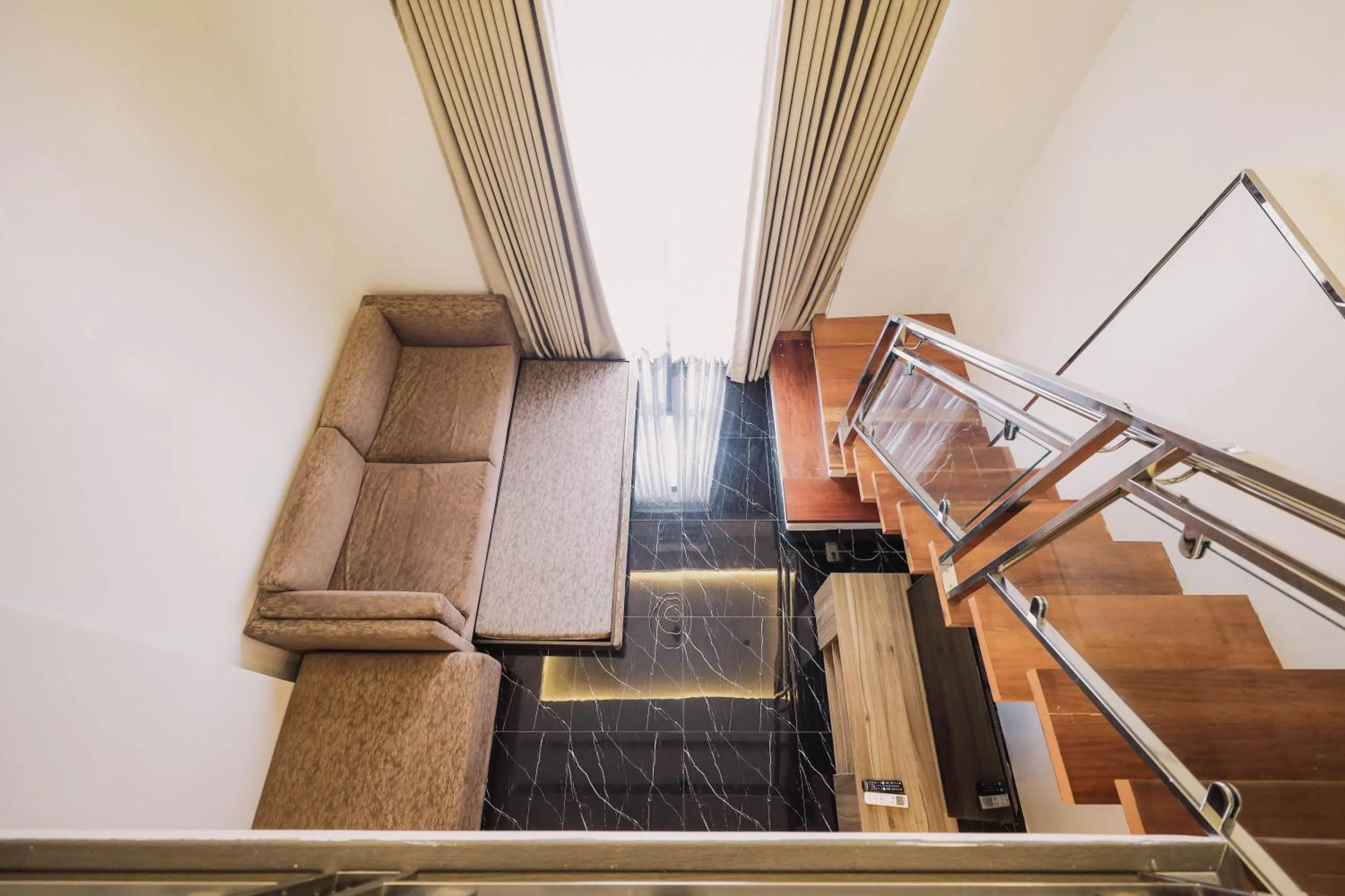 Living room in El Vistra Hotel Angeles