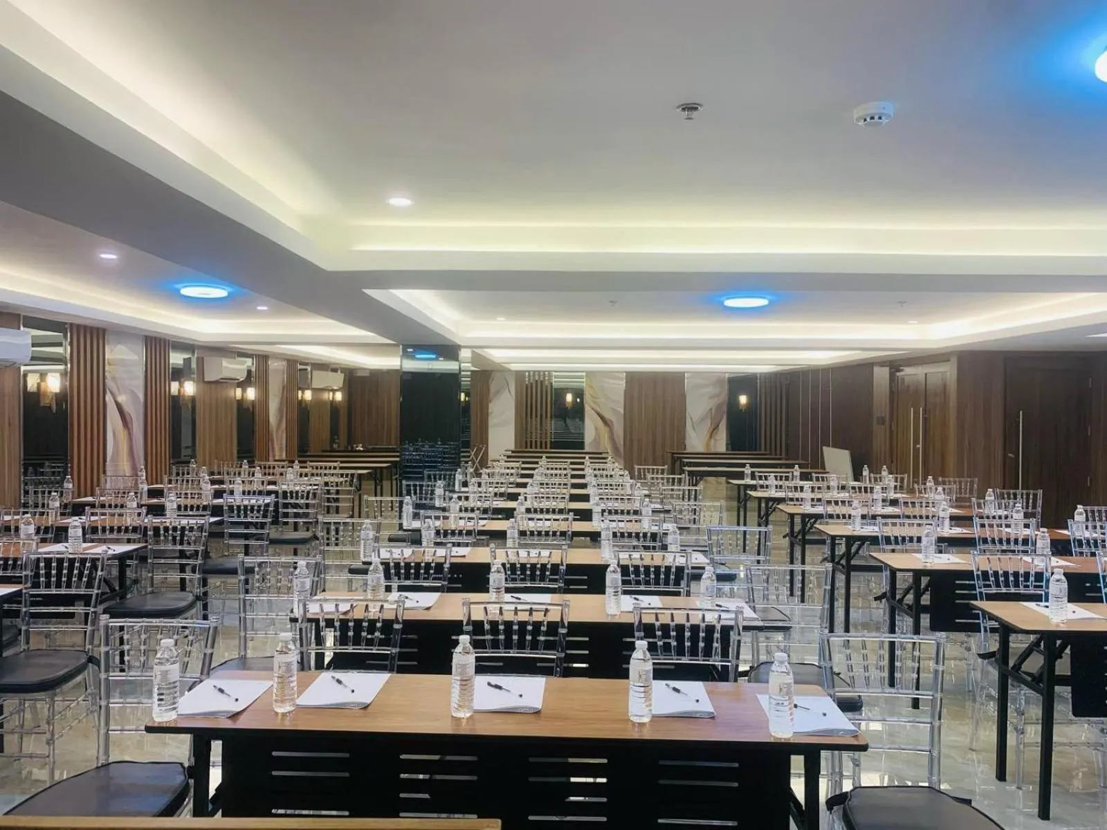 Banquet/Function facilities in El Vistra Hotel Angeles