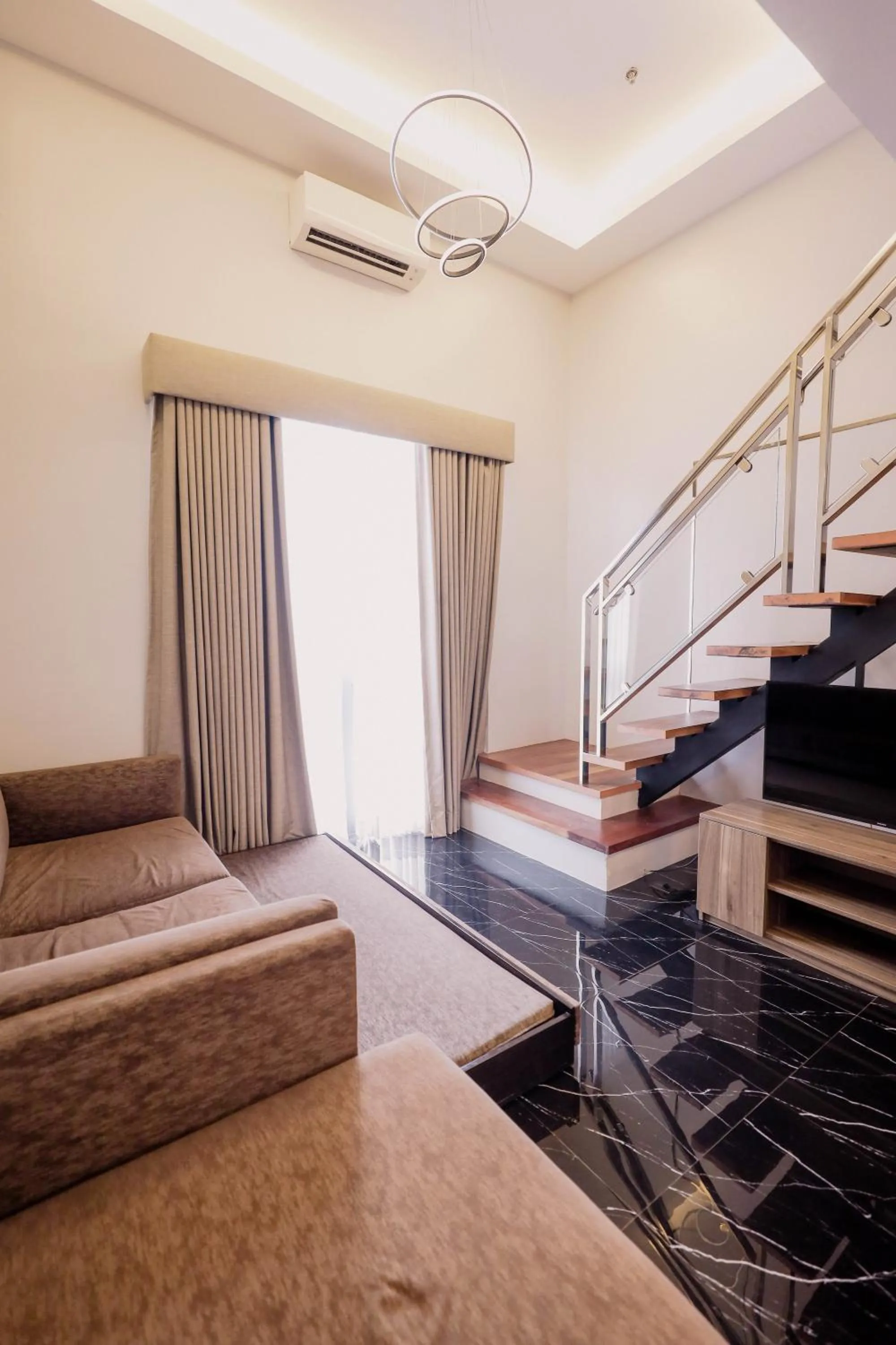 Bed in El Vistra Hotel Angeles