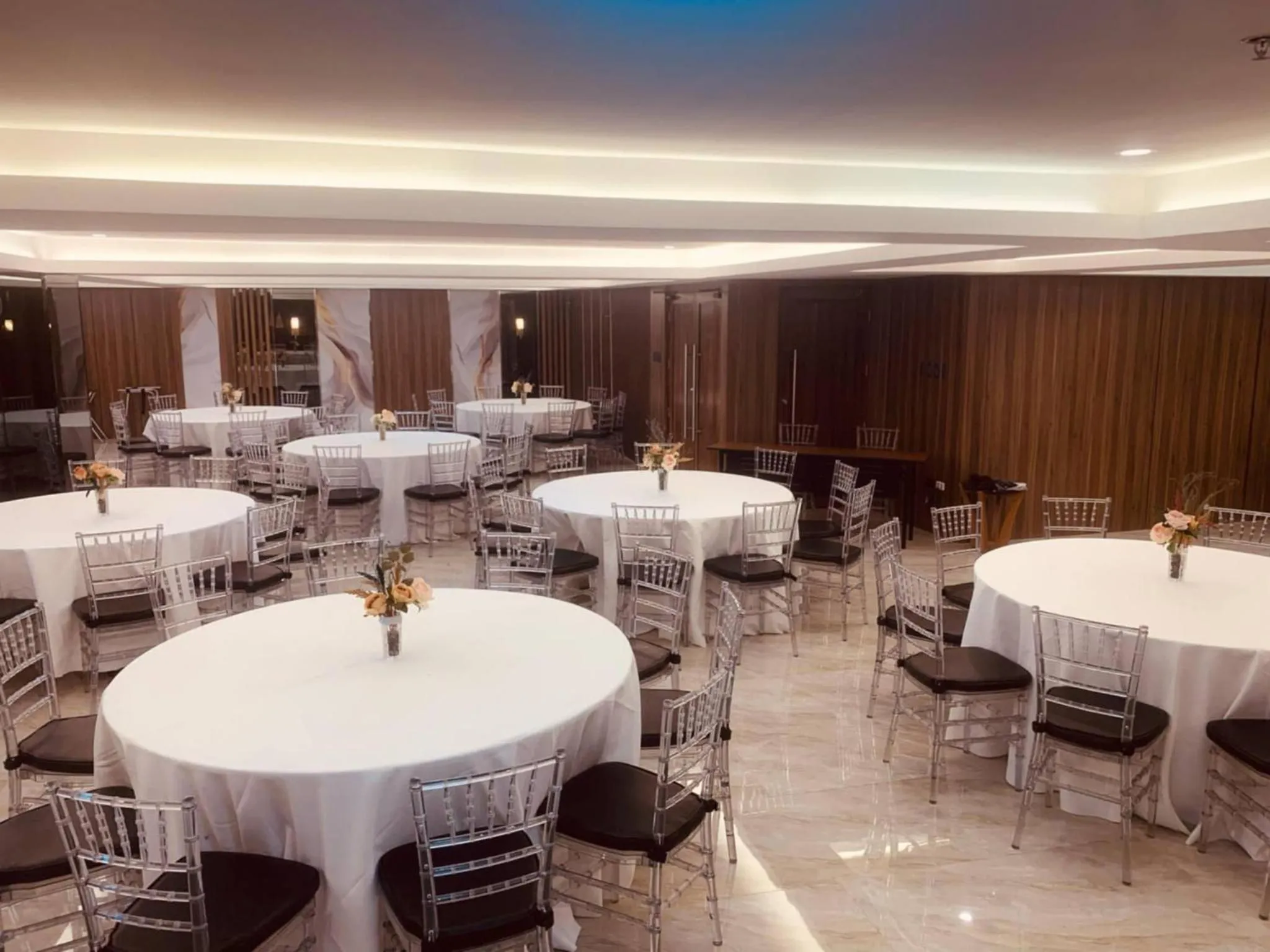 Banquet/Function facilities in El Vistra Hotel Angeles