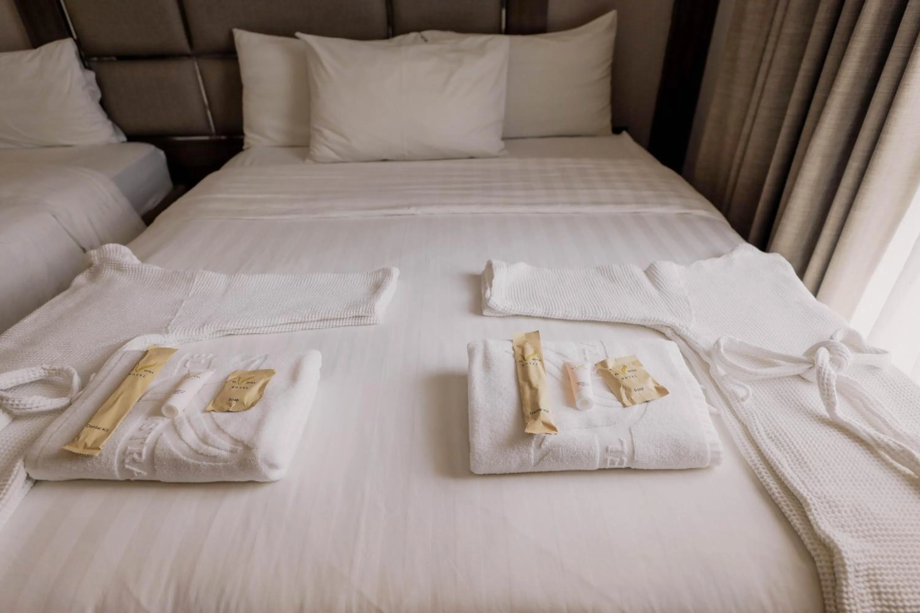 Bed in El Vistra Hotel Angeles