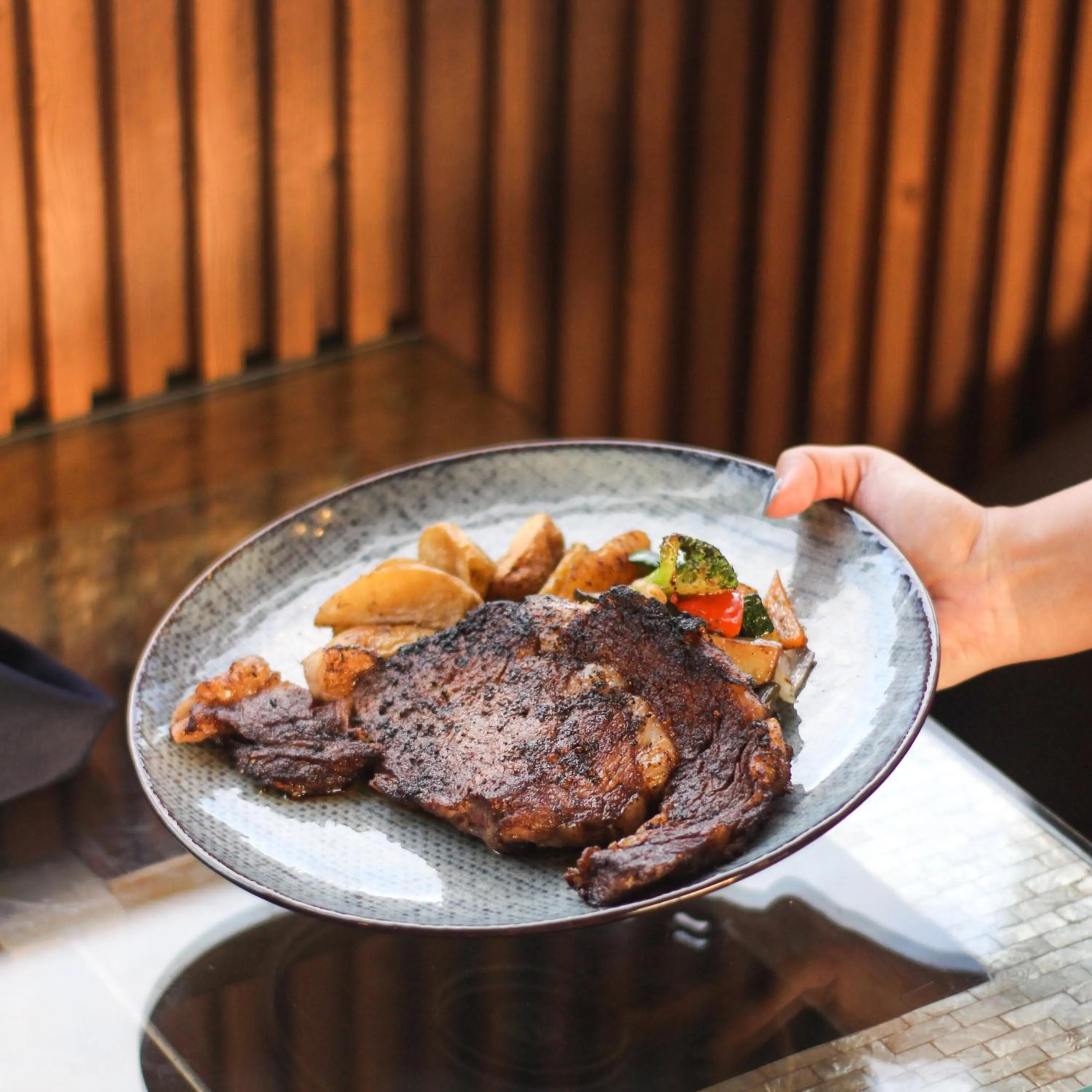 Food and drinks in El Vistra Hotel Angeles