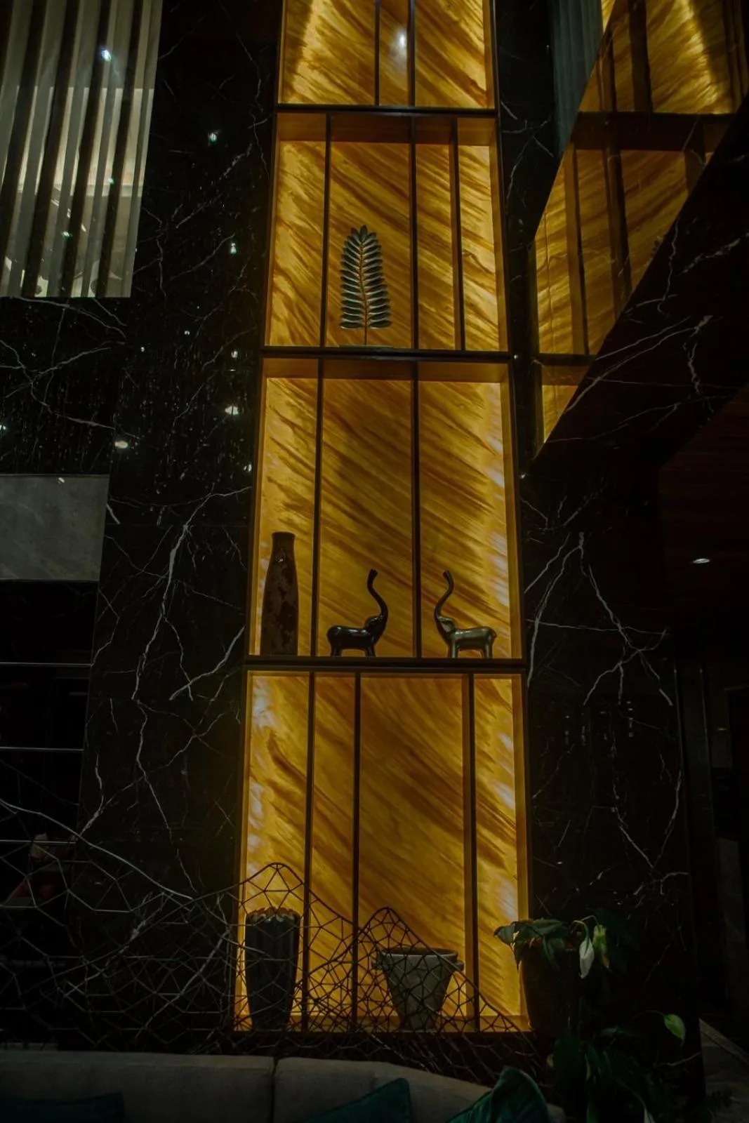 Night in El Vistra Hotel Angeles