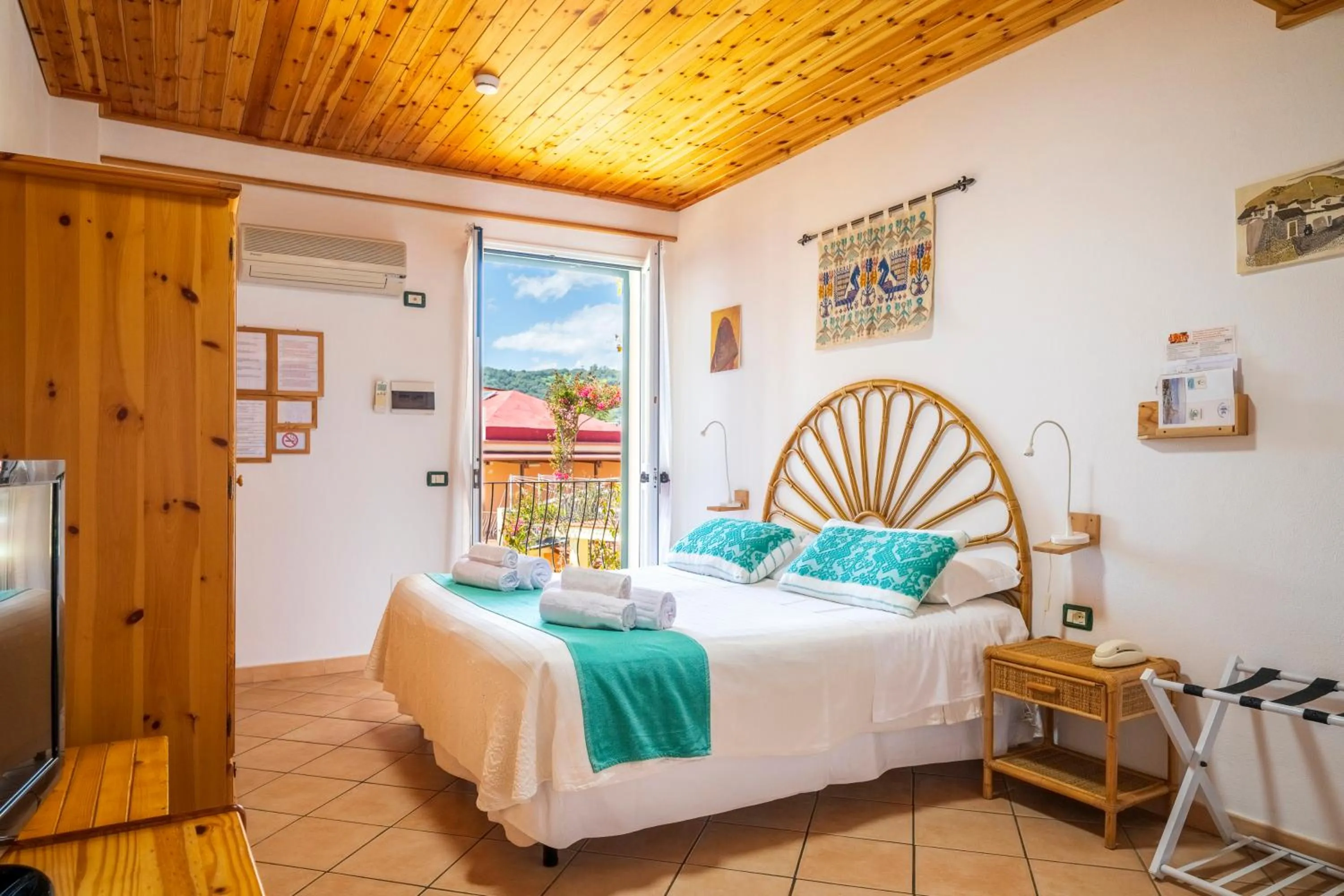 Bed in Domus De Janas Sul Mare