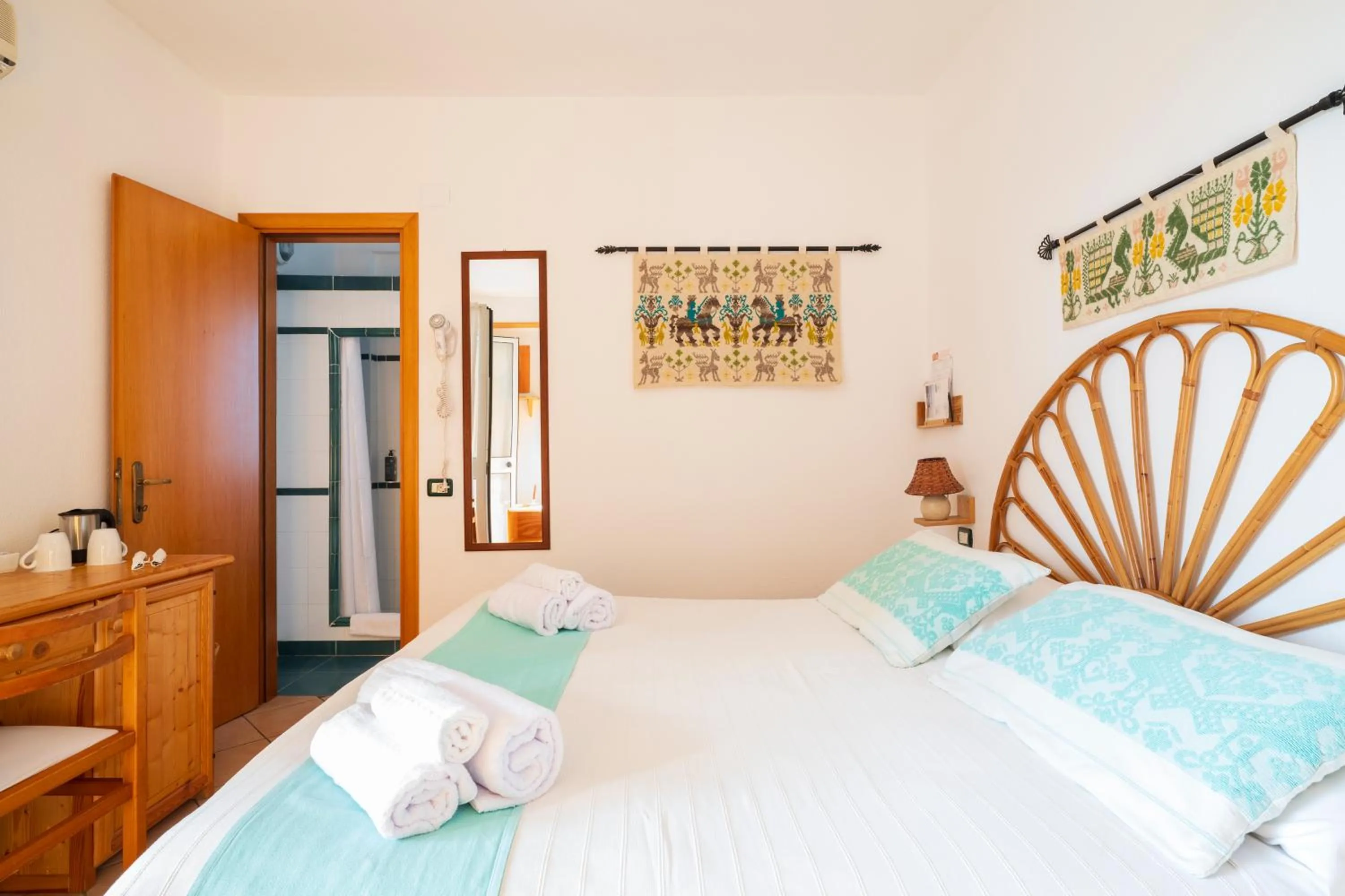 Bed in Domus De Janas Sul Mare