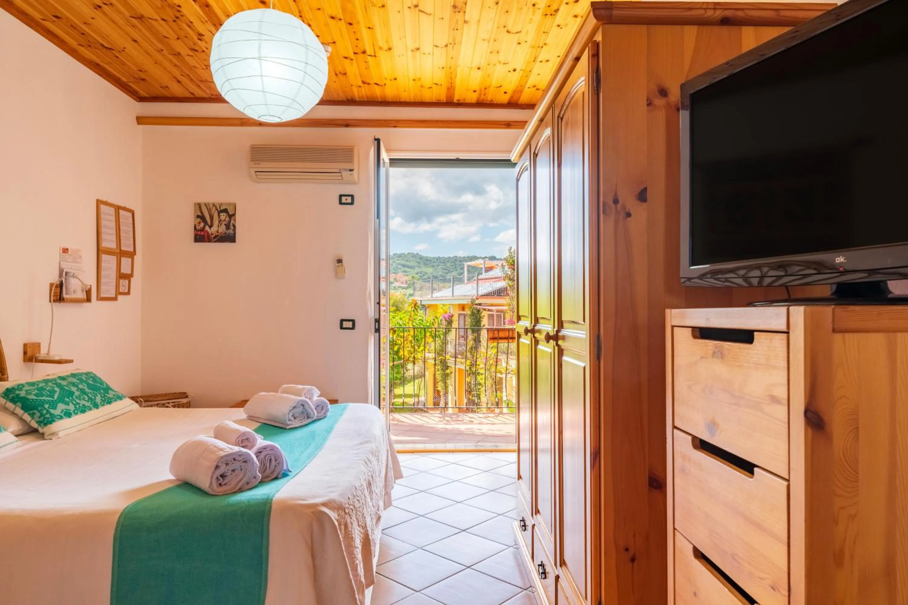 Bed in Domus De Janas Sul Mare