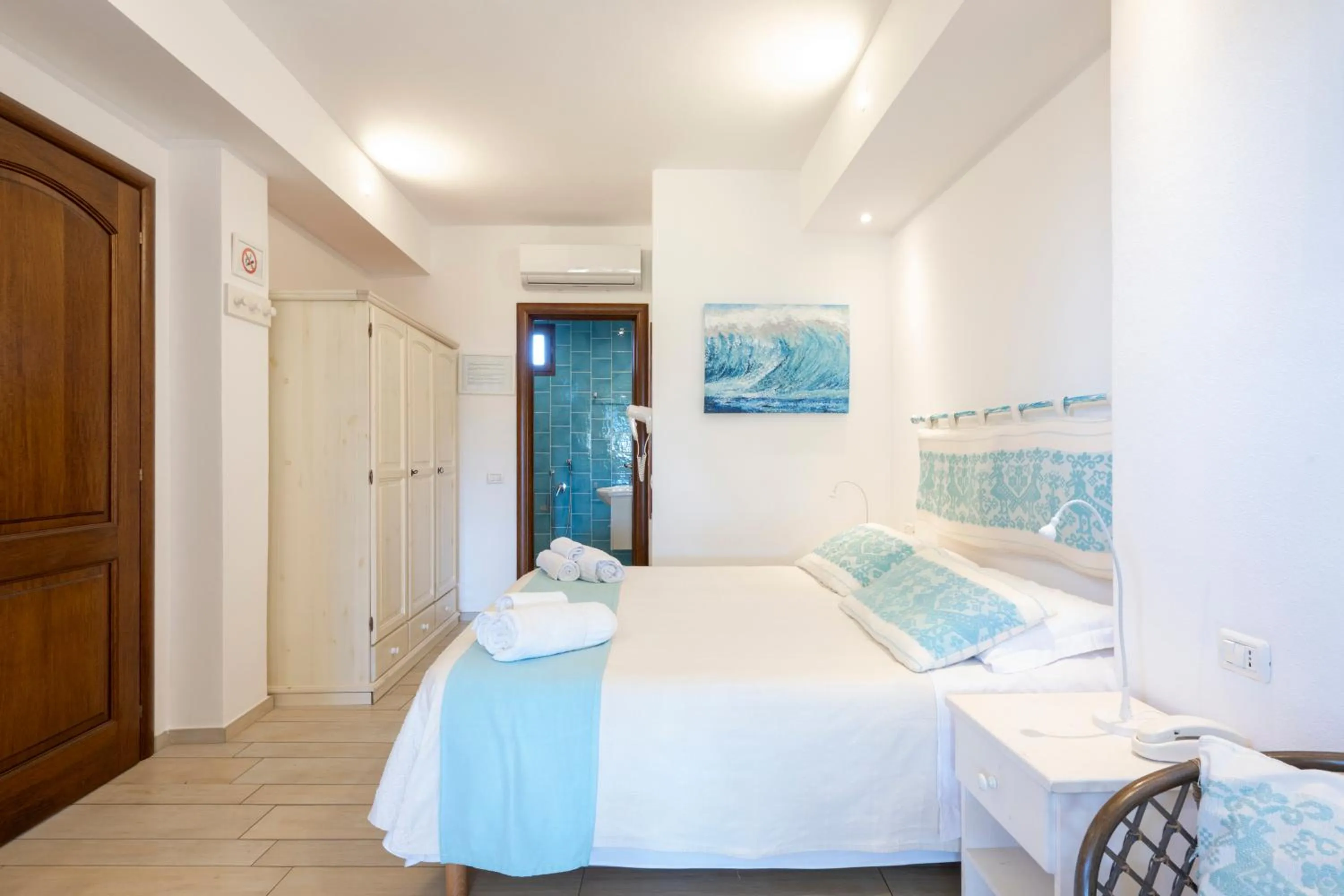 Bed in Domus De Janas Sul Mare