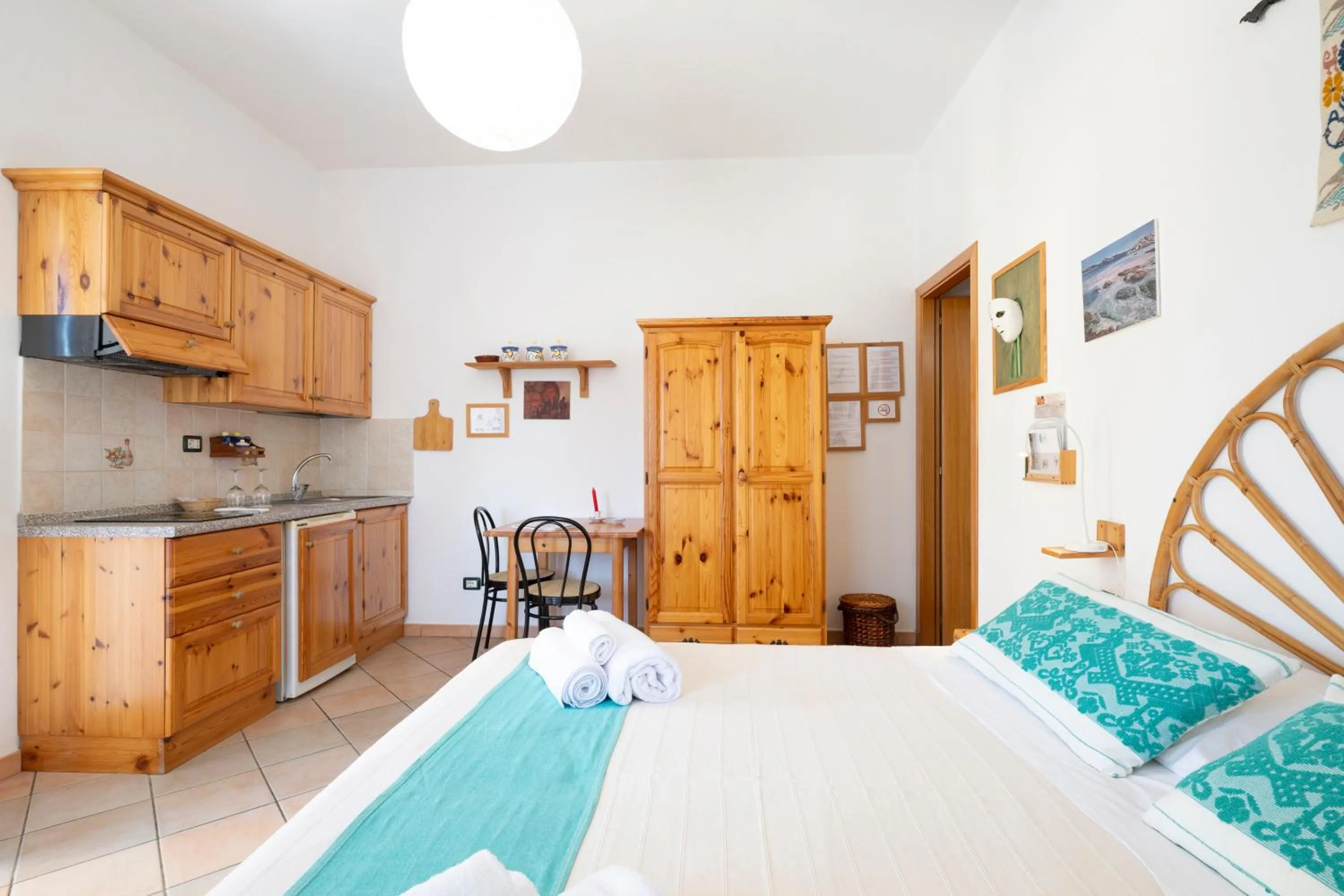 Bed in Domus De Janas Sul Mare