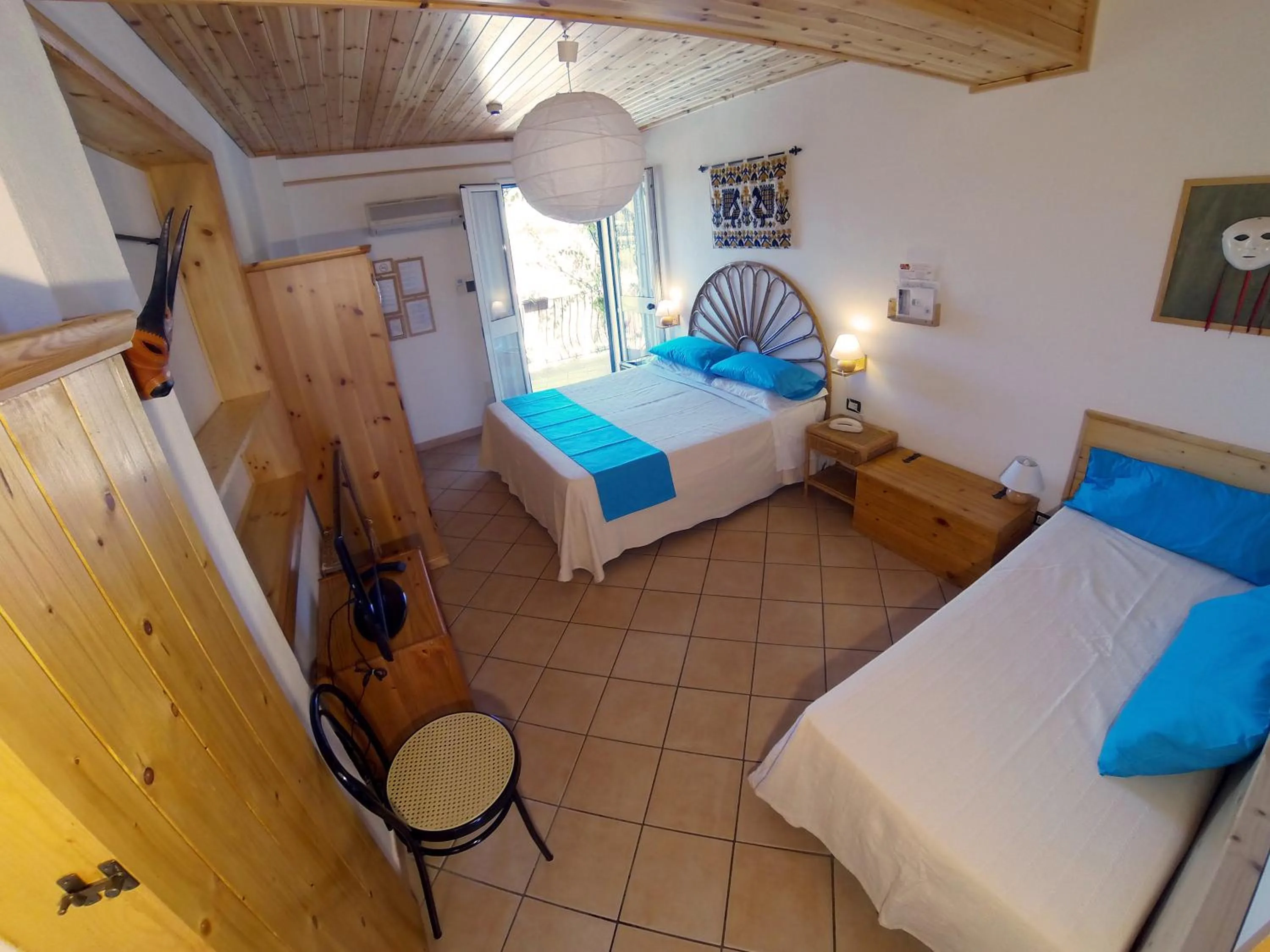 Photo of the whole room, Bed in Domus De Janas Sul Mare