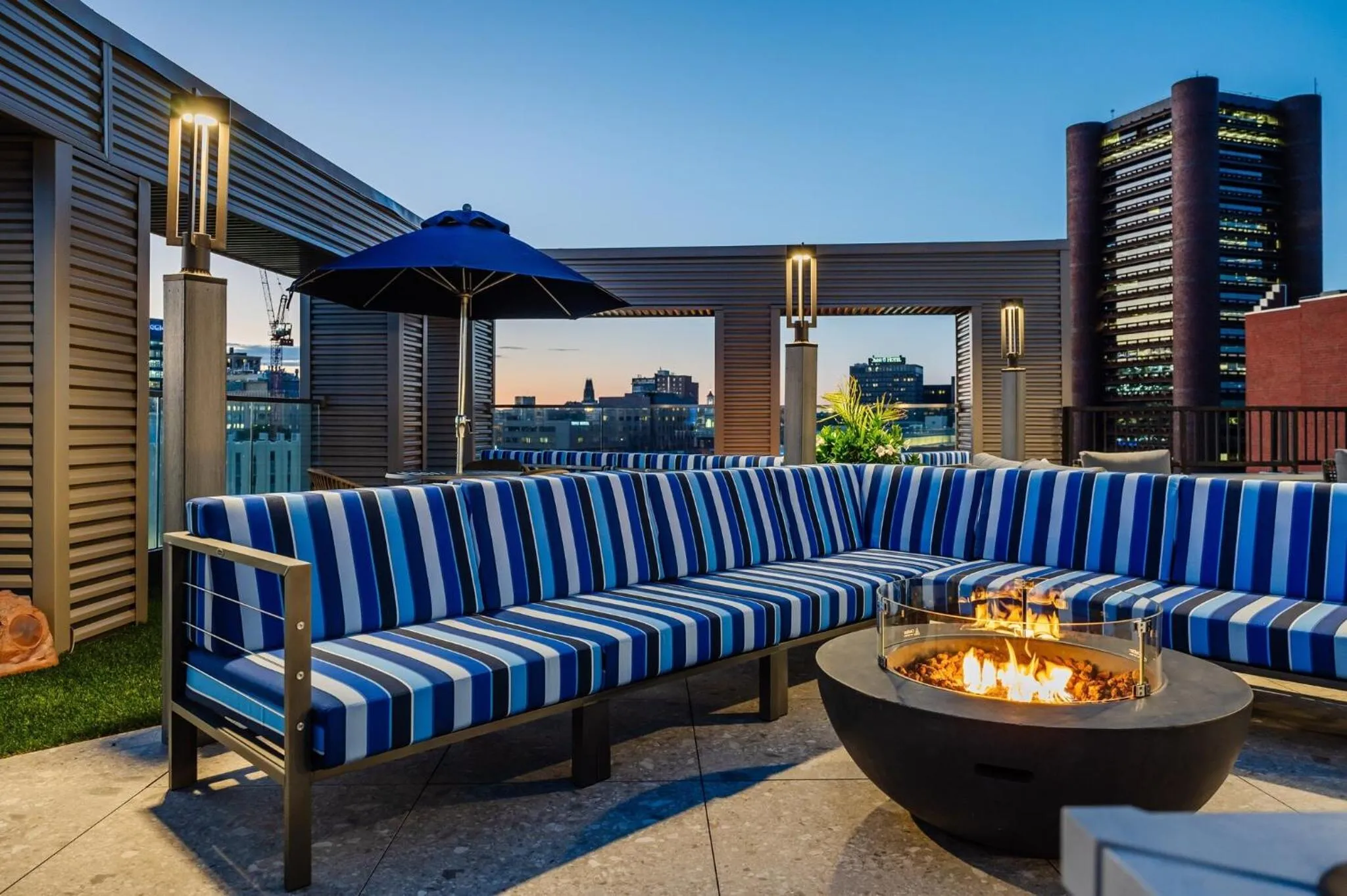 Entertainment in Luxury Apartments by Hyatus at Pierpont