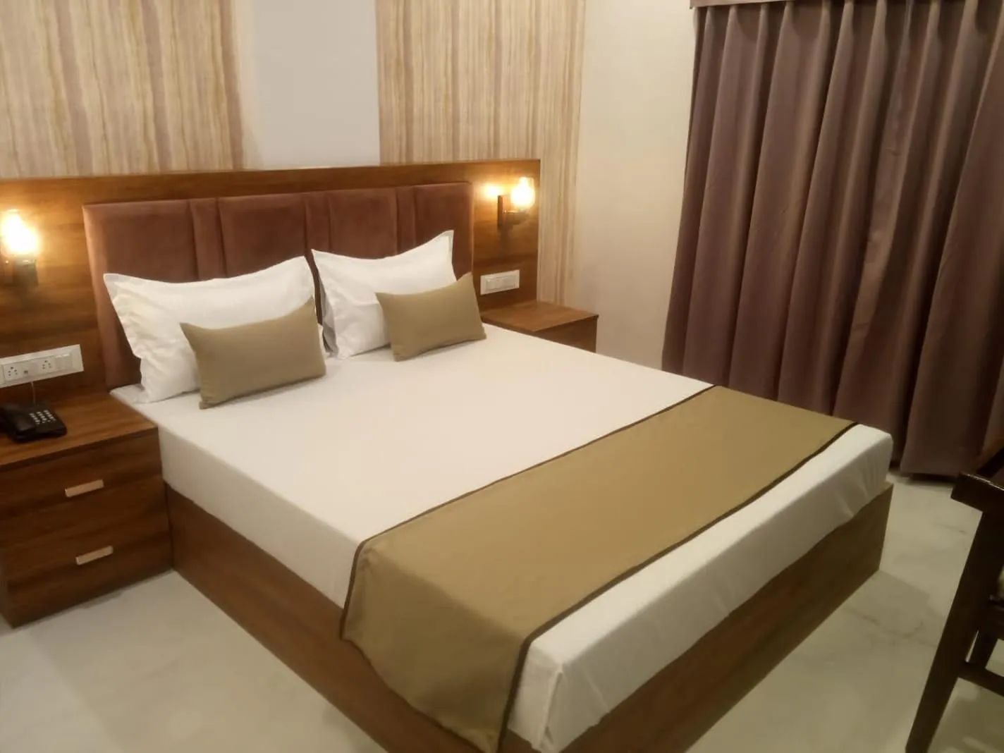 Bedroom, Bed in Hotel Mumbai House-LIG Behind CHL Hospital