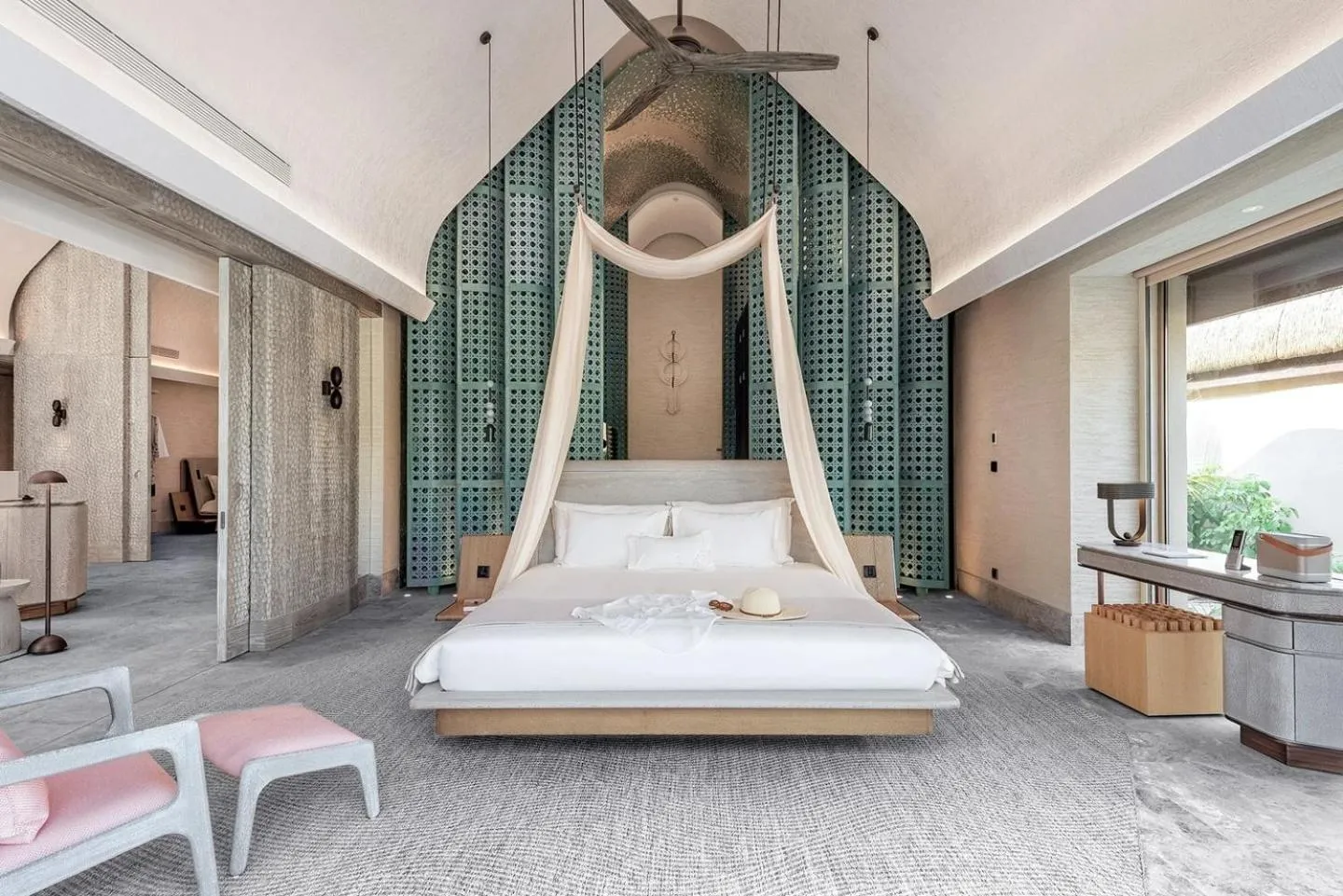 Bedroom, Bed in JOALI BEING