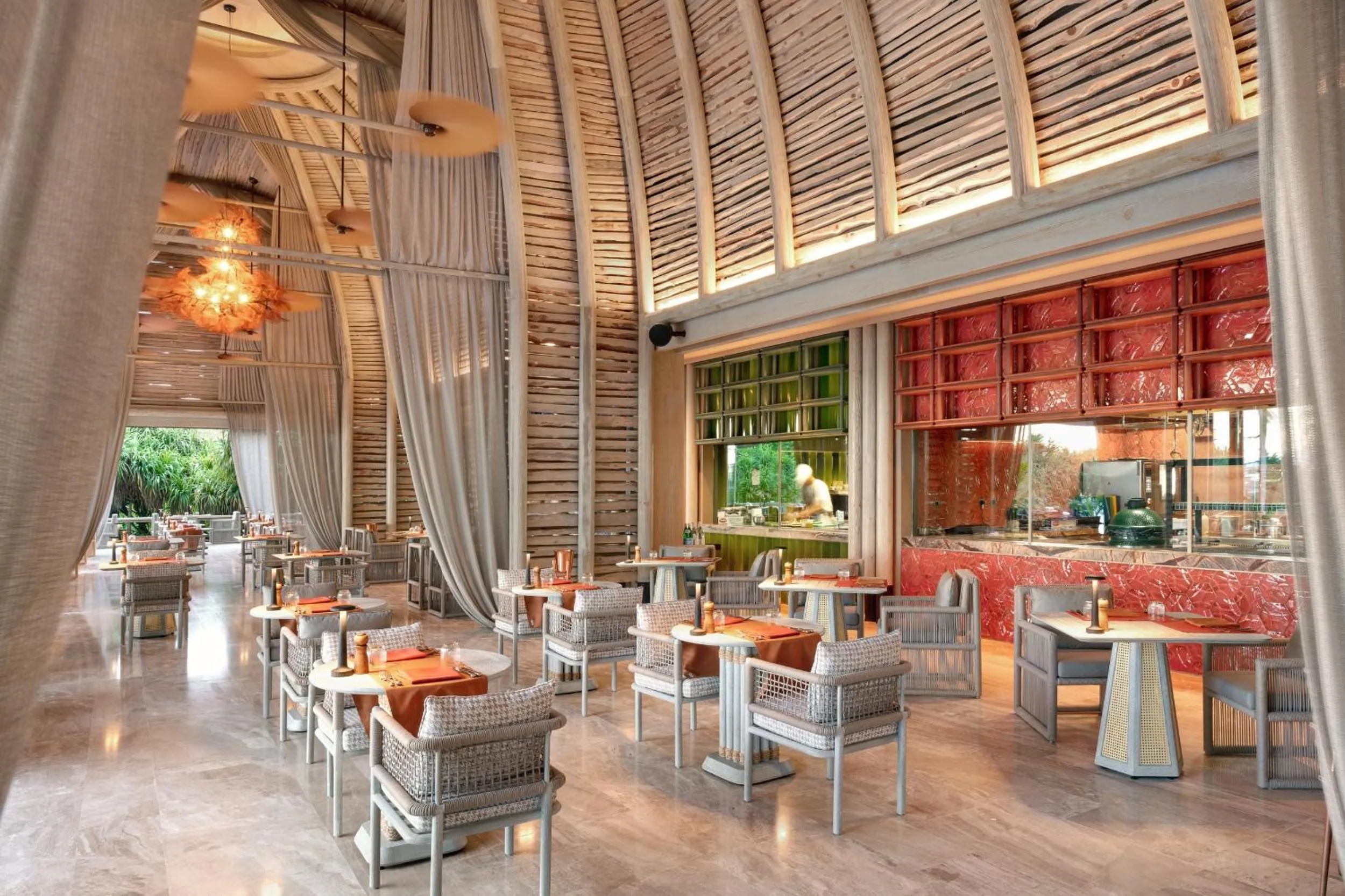 Restaurant/places to eat in JOALI BEING