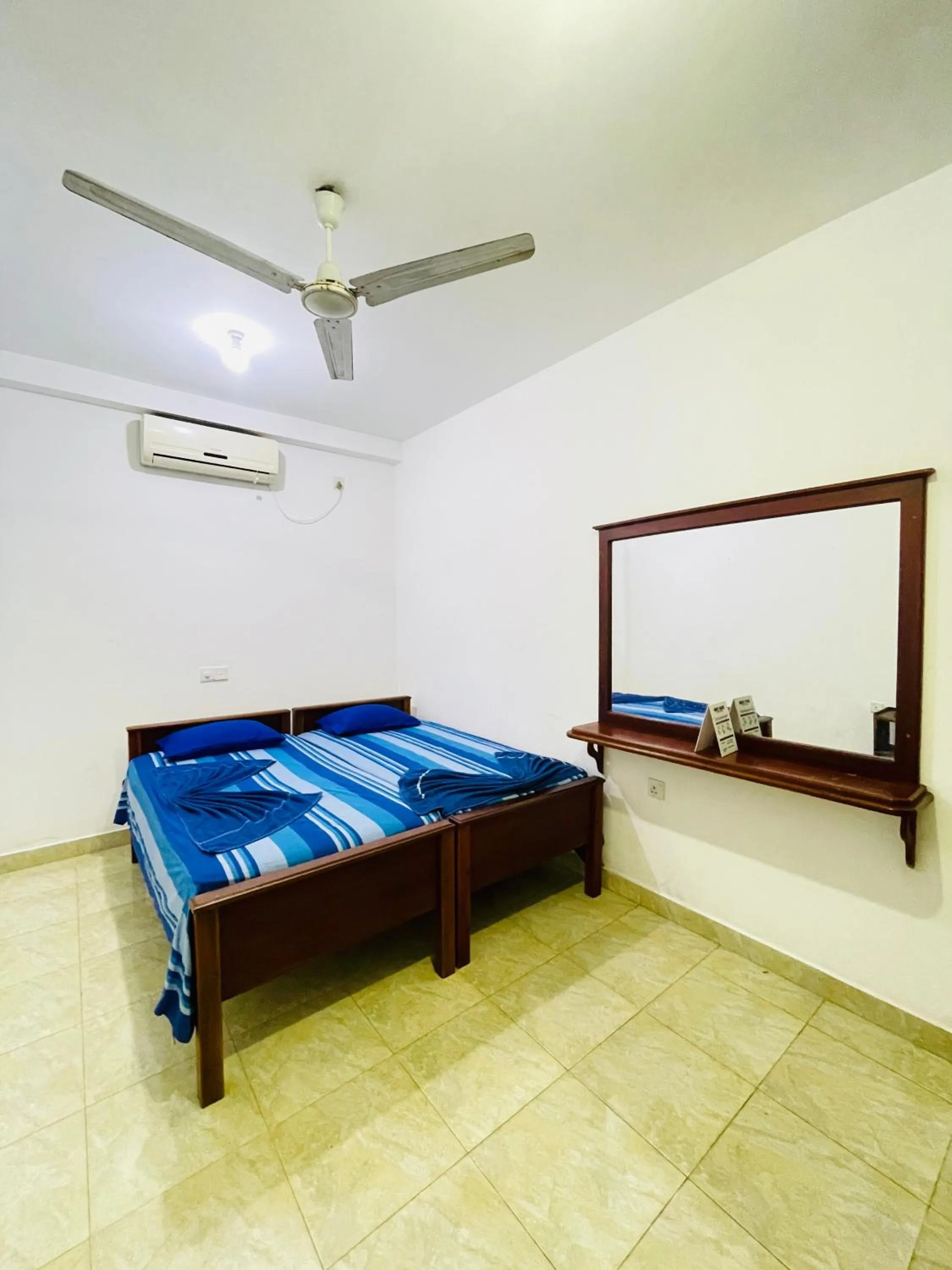 Photo of the whole room, Bed in White House Holiday Resort