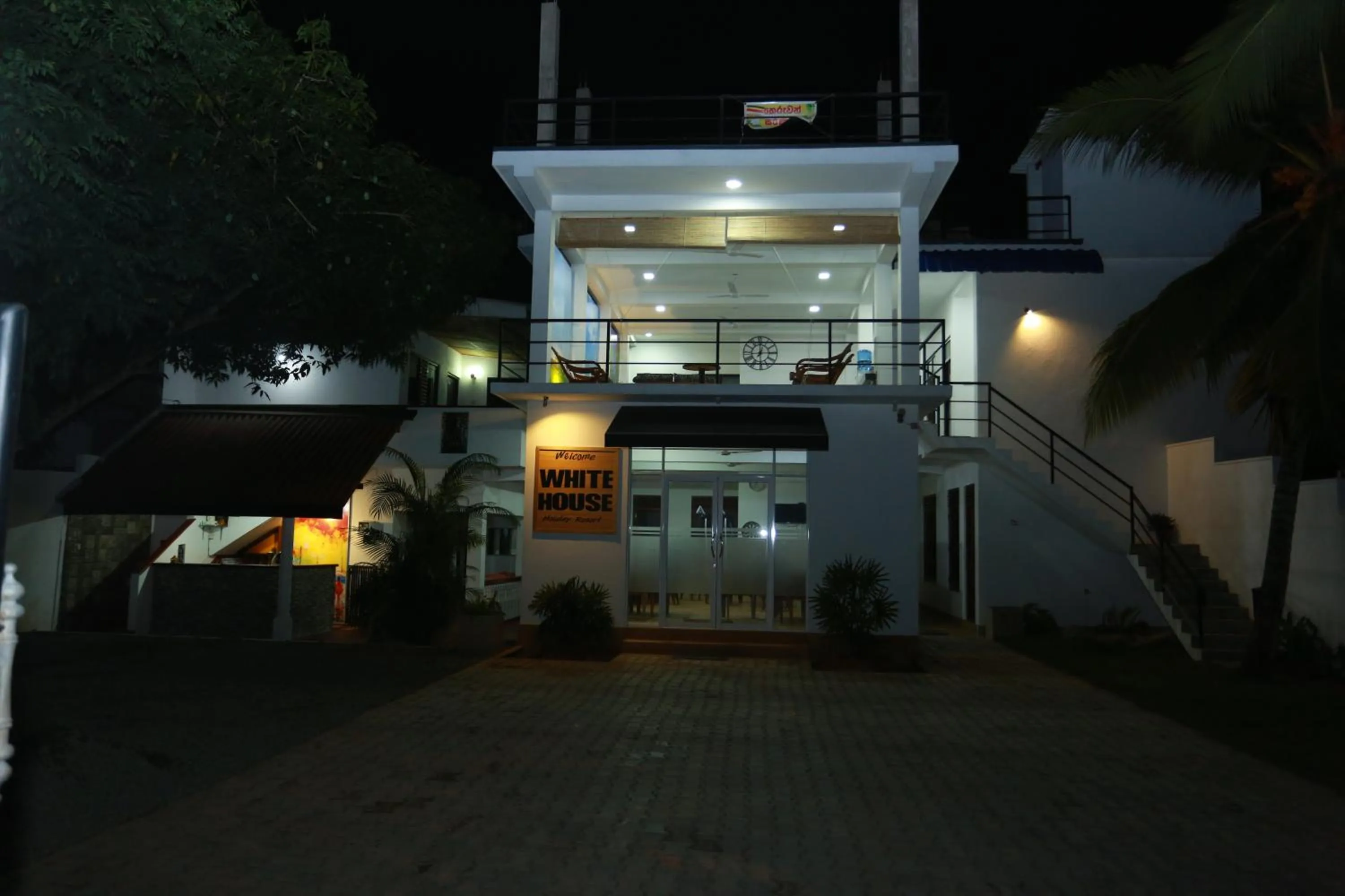 Property building in White House Holiday Resort