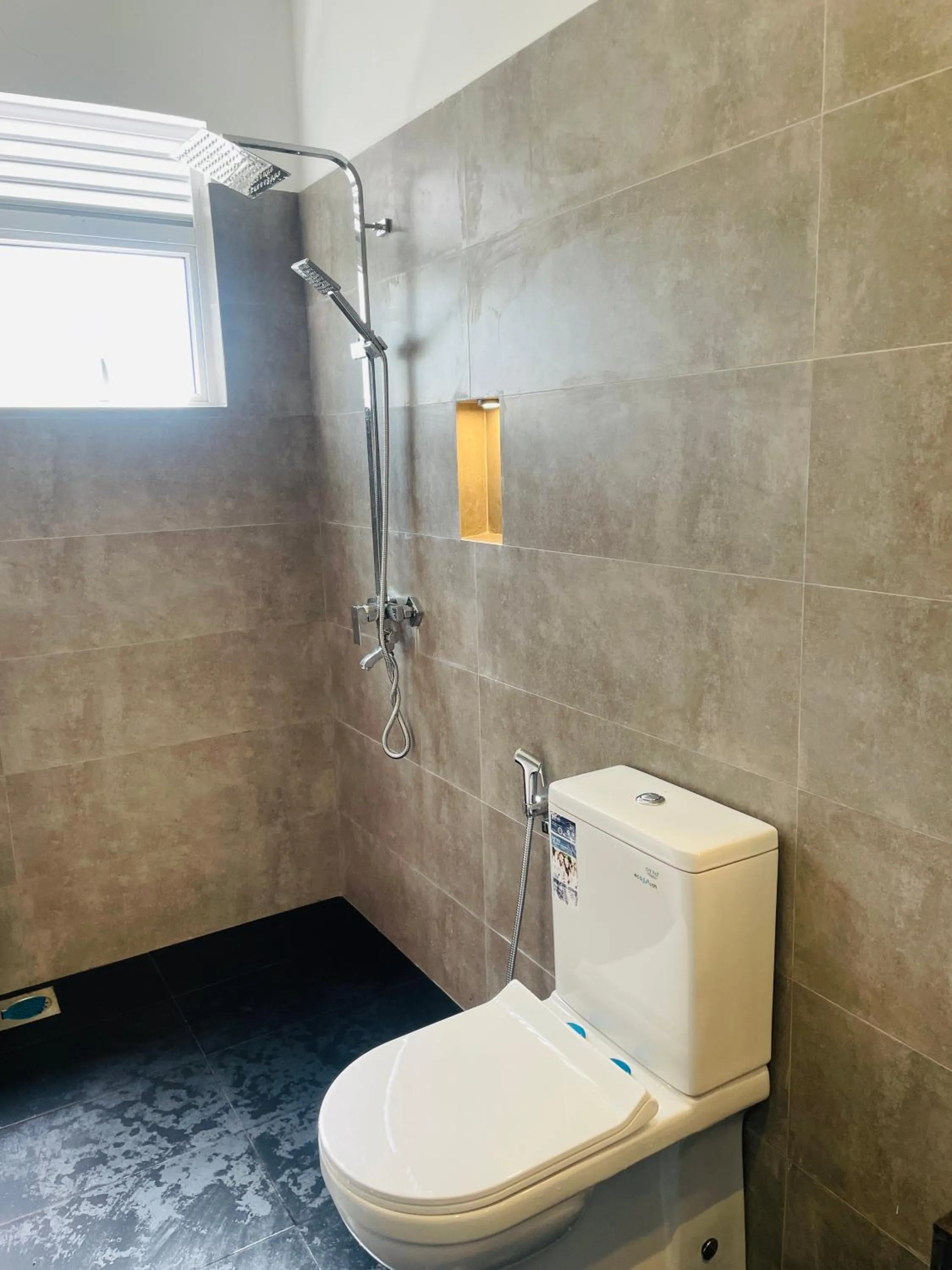 Shower in White House Holiday Resort