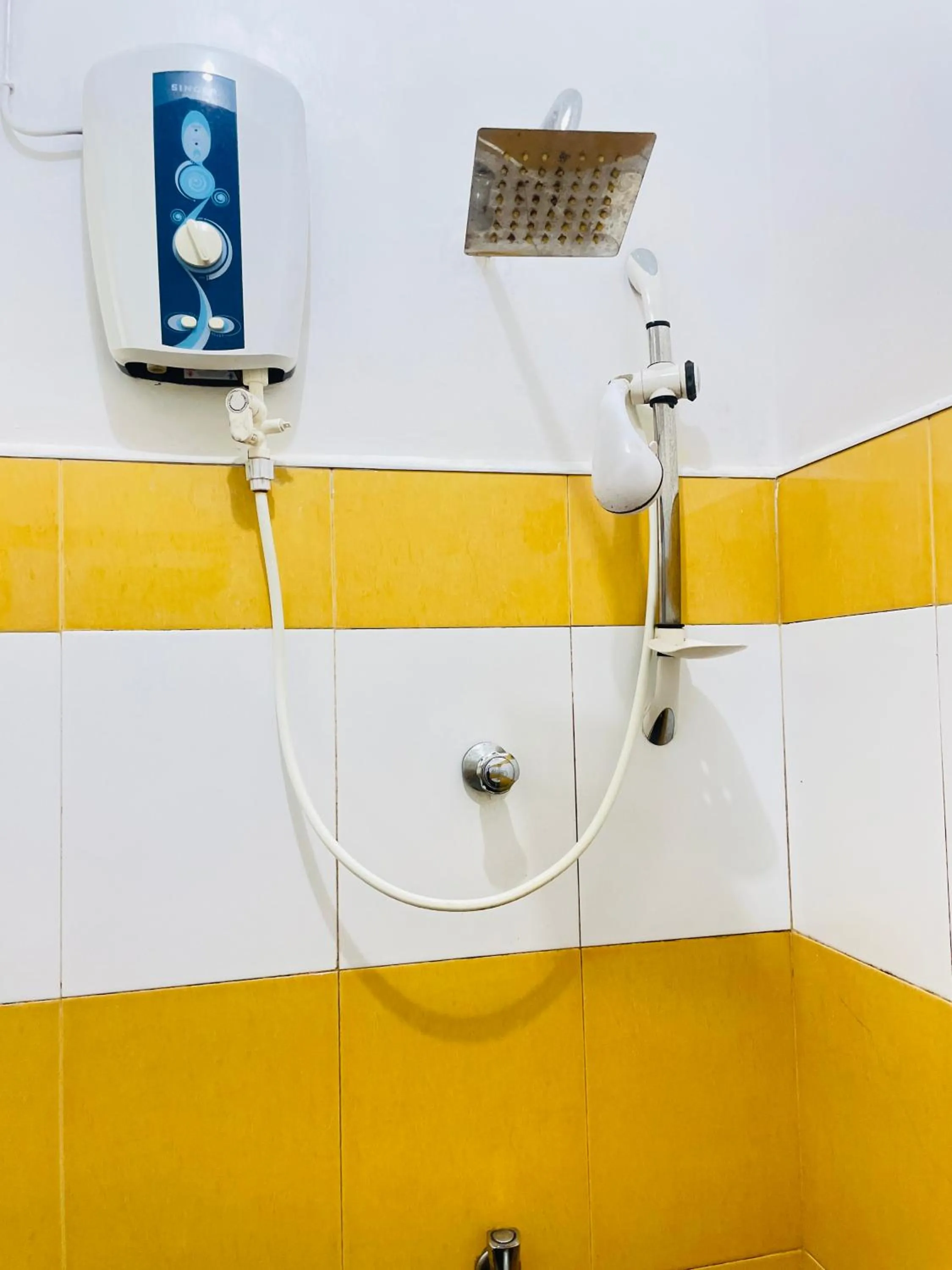 Shower in White House Holiday Resort