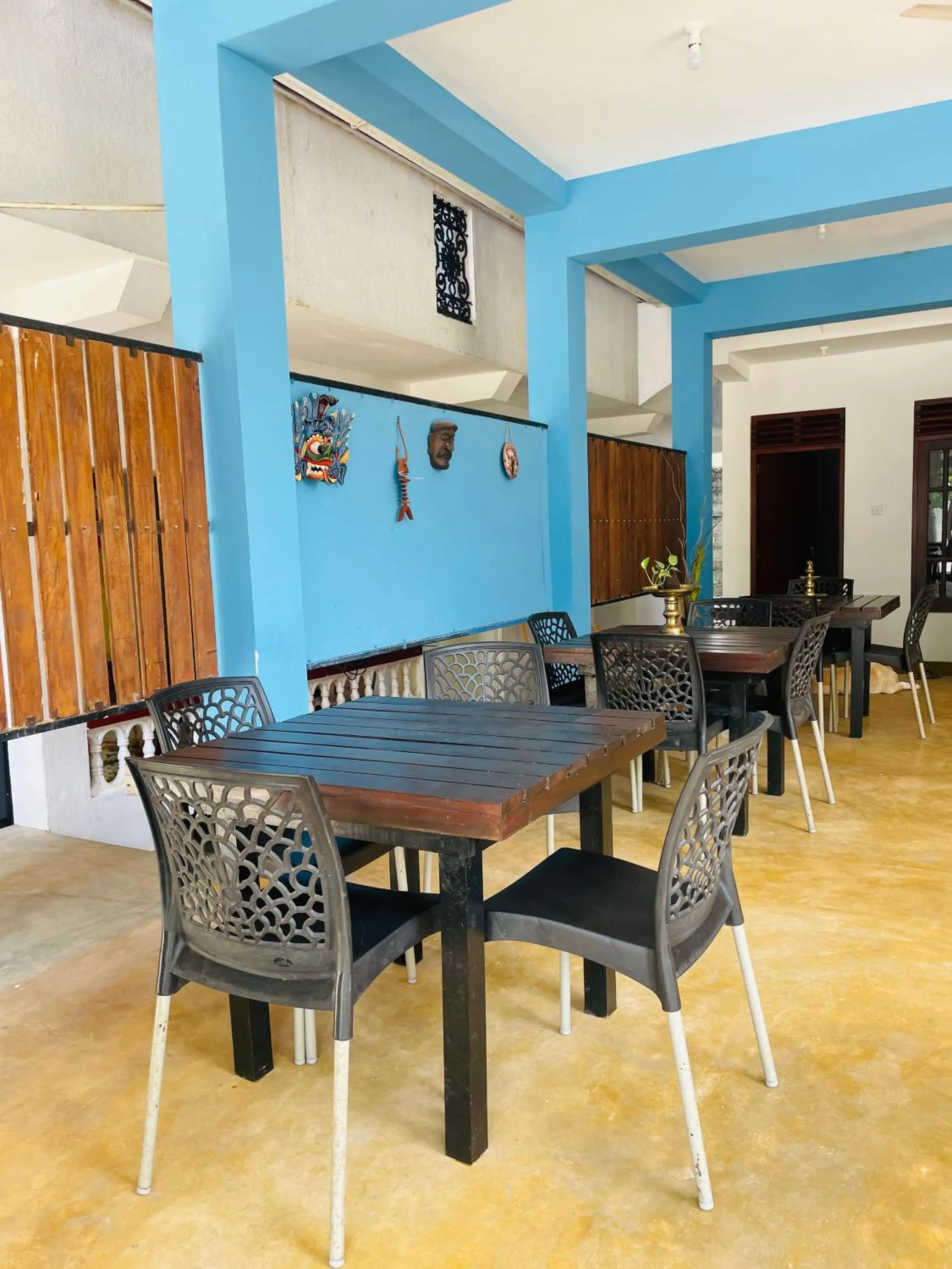 Restaurant/places to eat in White House Holiday Resort