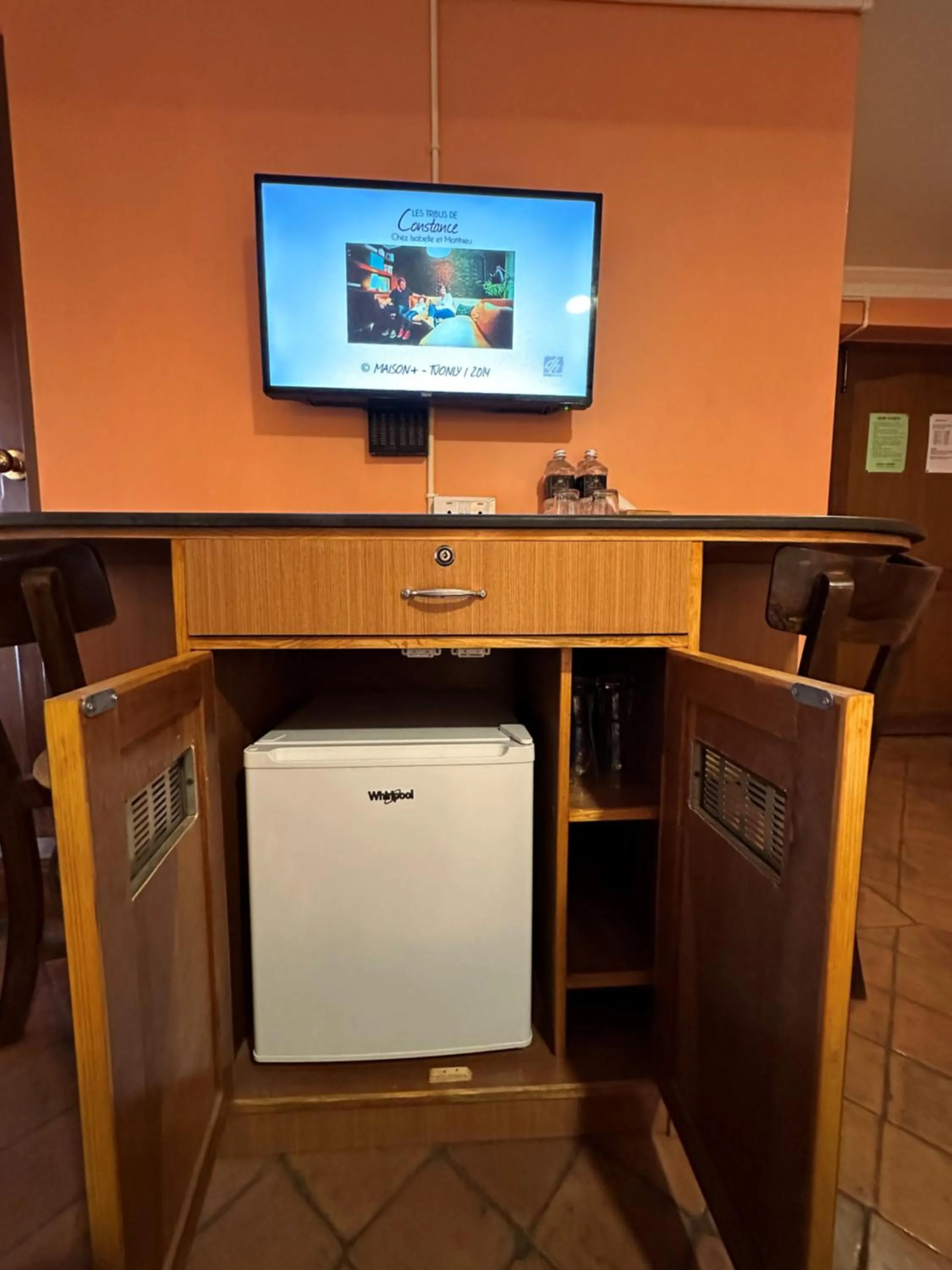 oven in Hotel Empire & Rooftop Restaurant