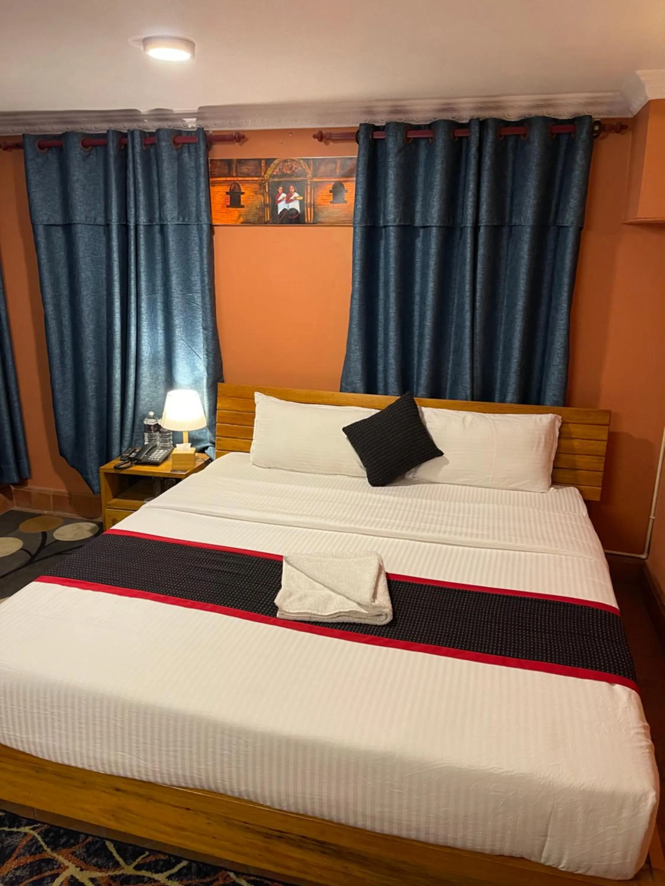 Bedroom, Bed in Hotel Empire & Rooftop Restaurant