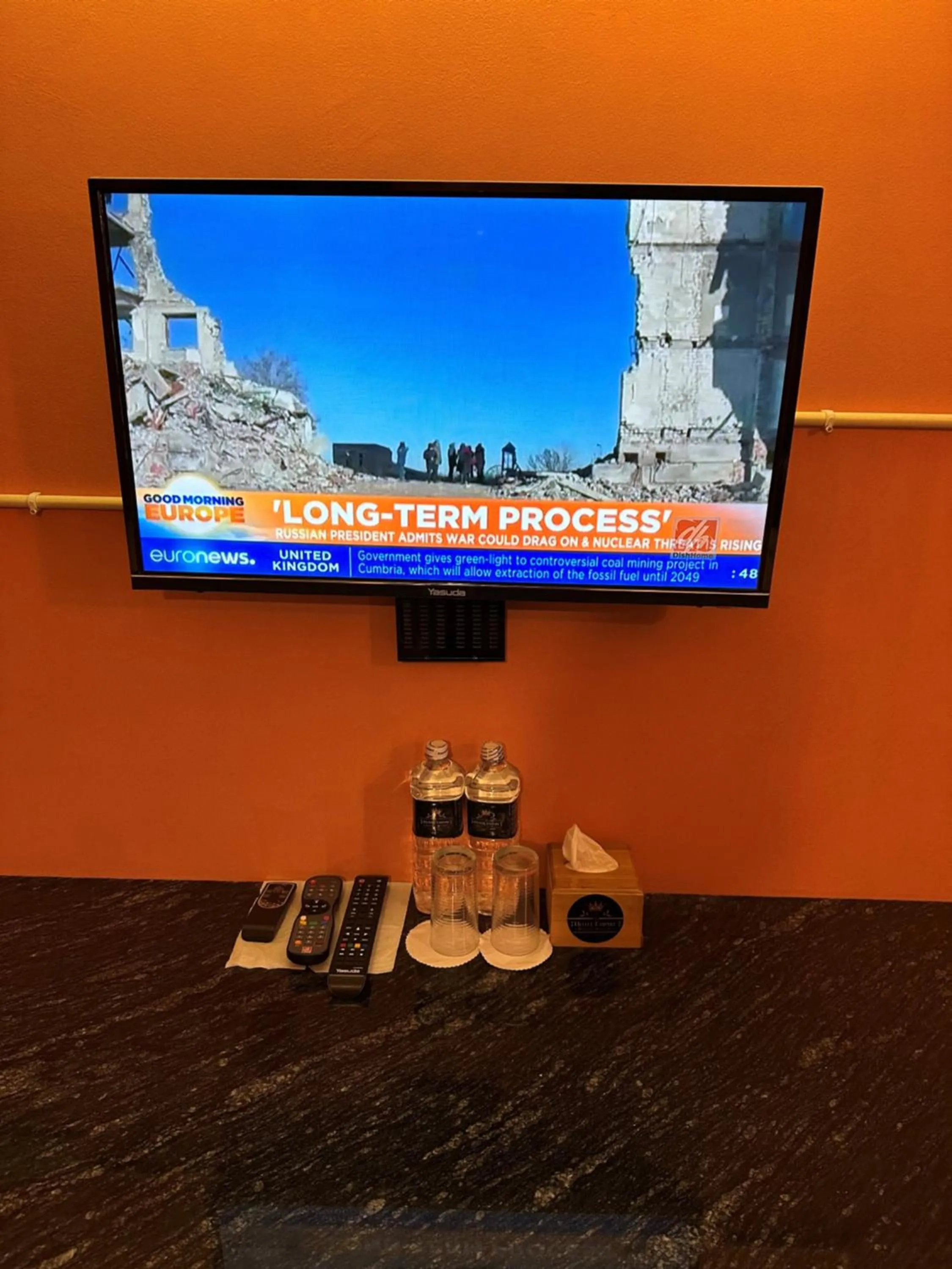 TV and multimedia in Hotel Empire & Rooftop Restaurant