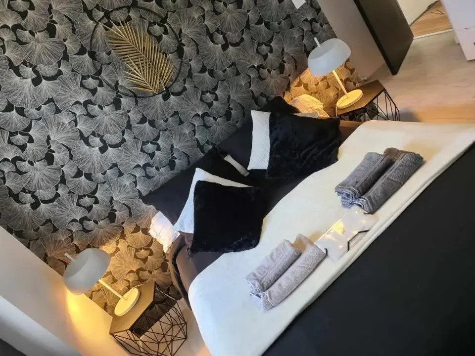 Double Room with Private Bathroom in Les Epinettes chambres d'hôtes Double Room with Private Bathroom in Les Epinettes chambres d'hôtes