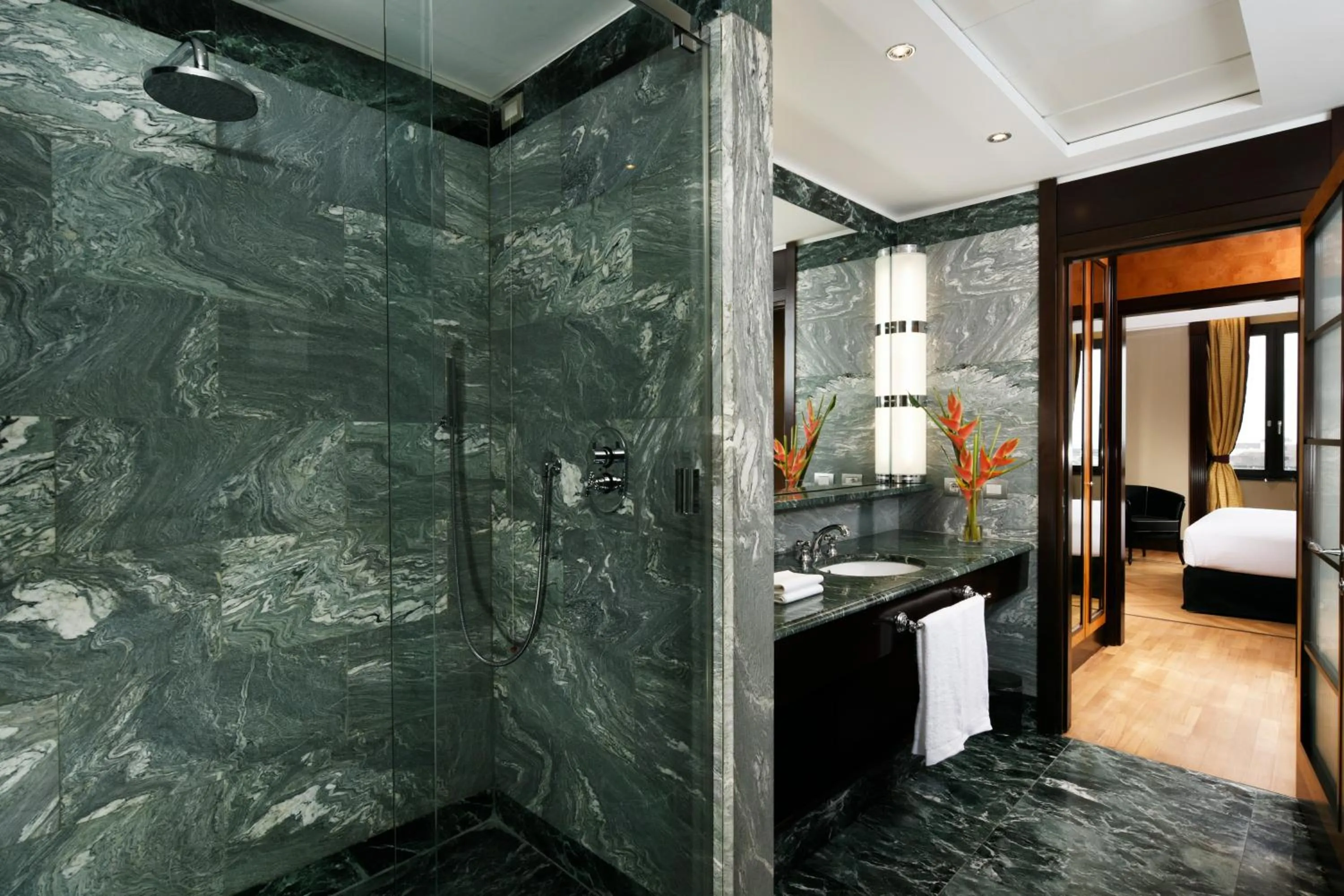 Bathroom, Bed in Principi di Piemonte | UNA Esperienze