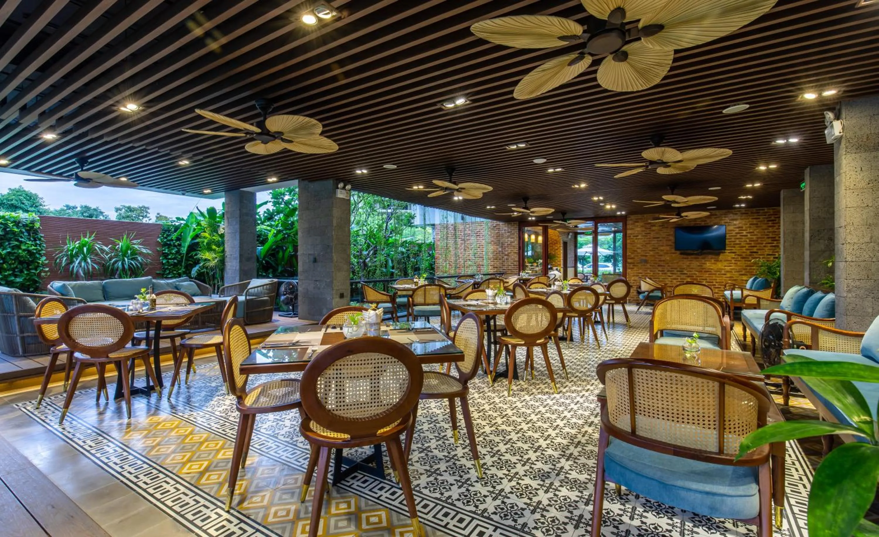 Restaurant/places to eat in Boutik Cham NhaTrang Hotel