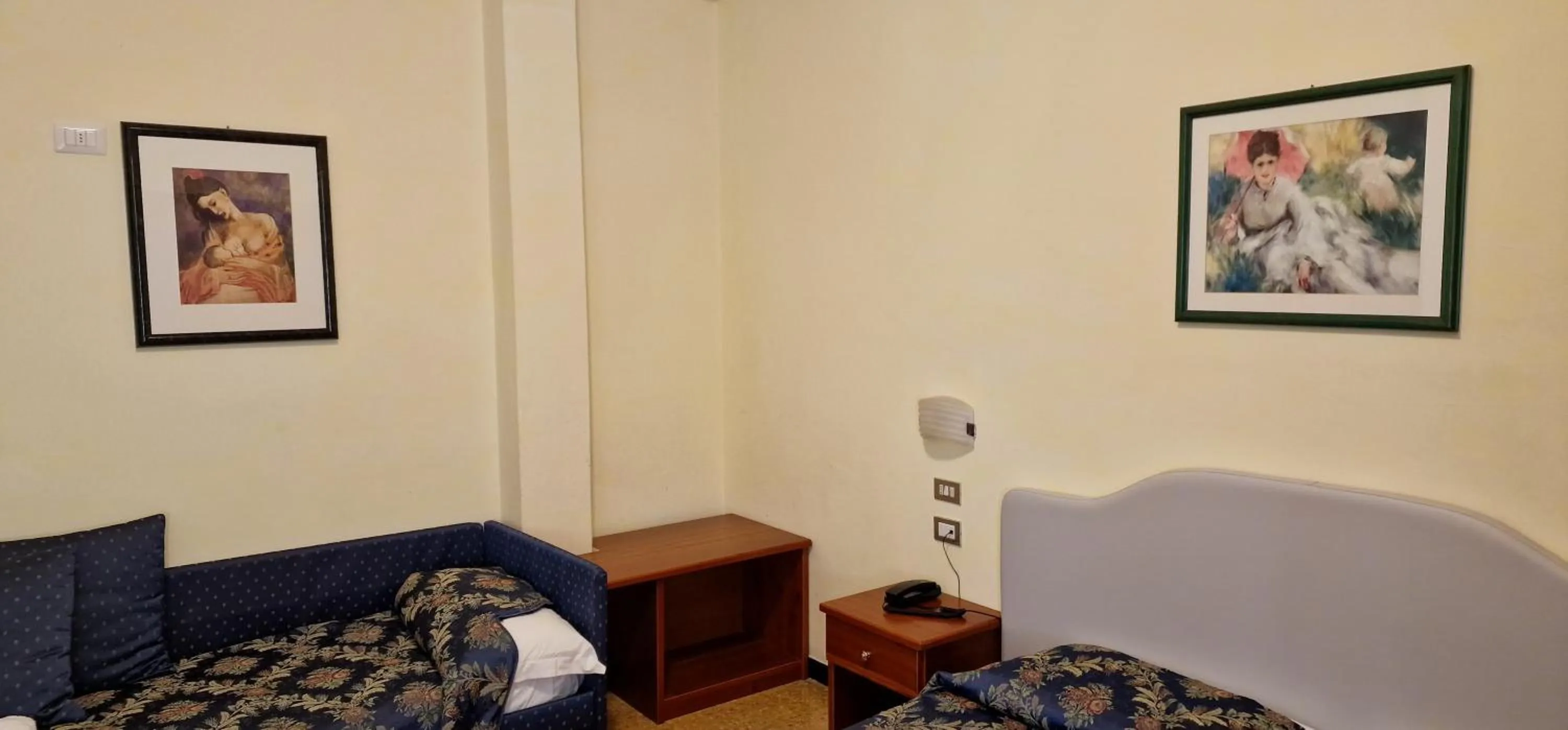 Bedroom in Hotel Sud Est by Fam Rossetti