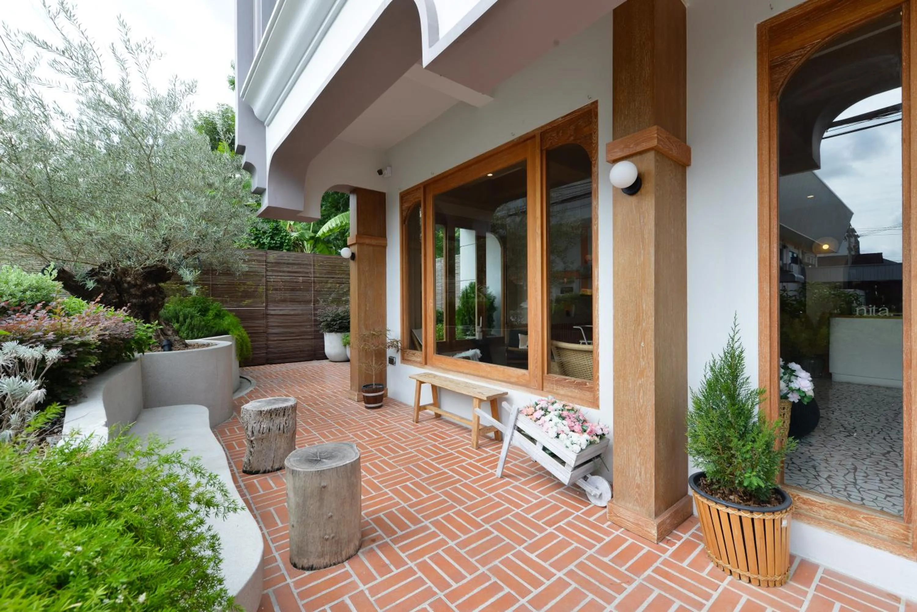 Seating area in VST Punnawithi