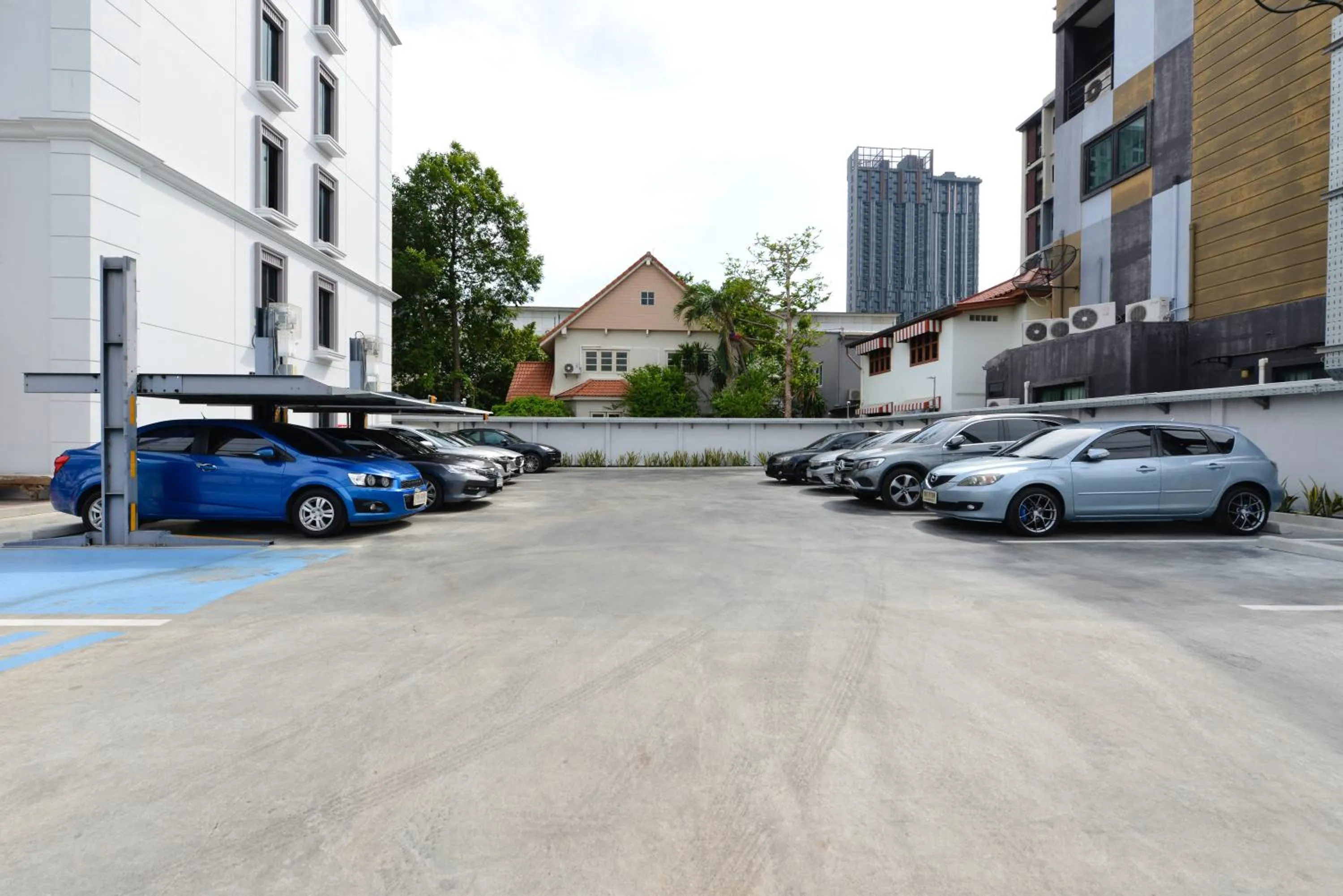 Parking in VST Punnawithi