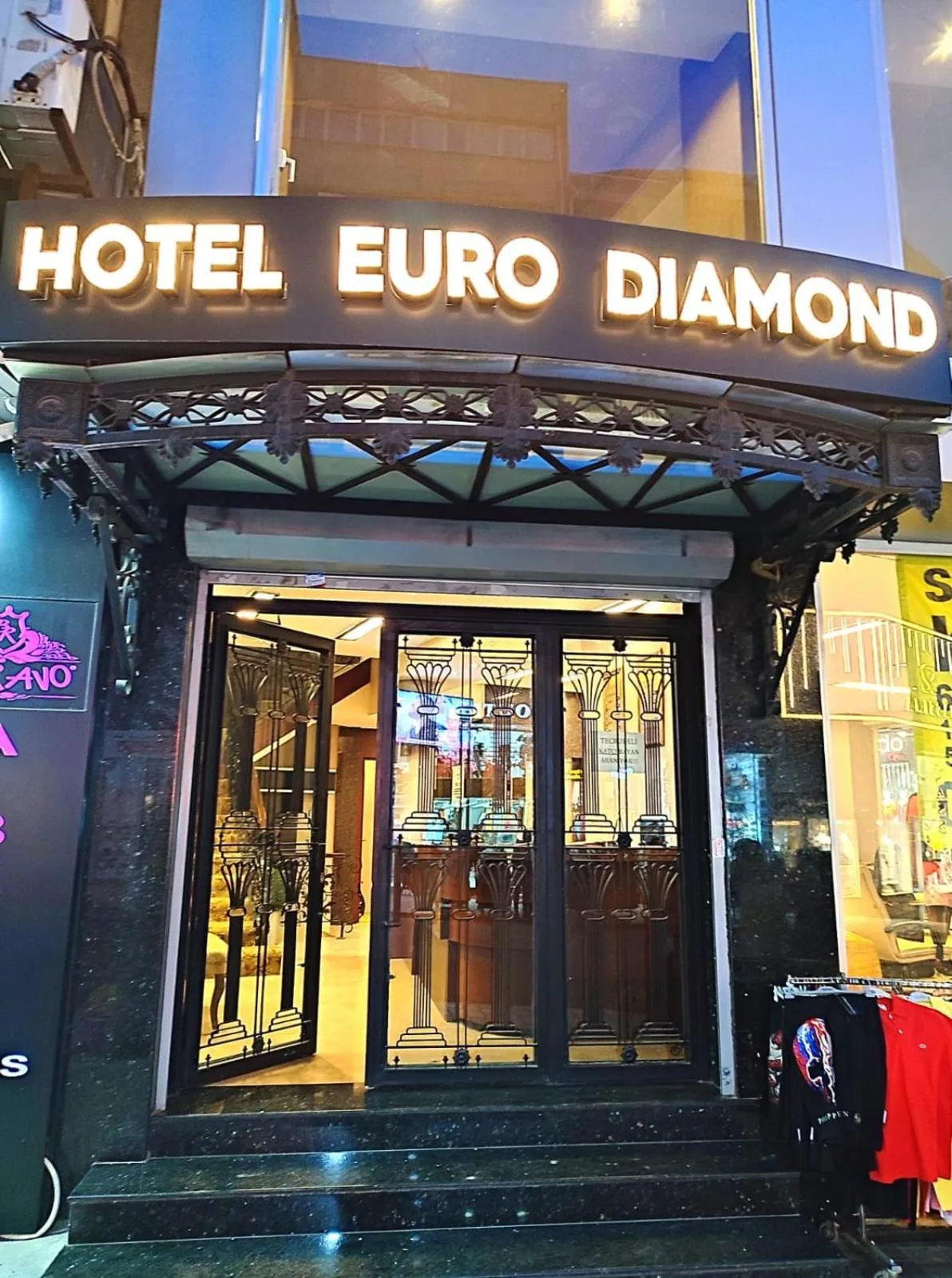 Facade/entrance in HOTEL EURO DIAMOND