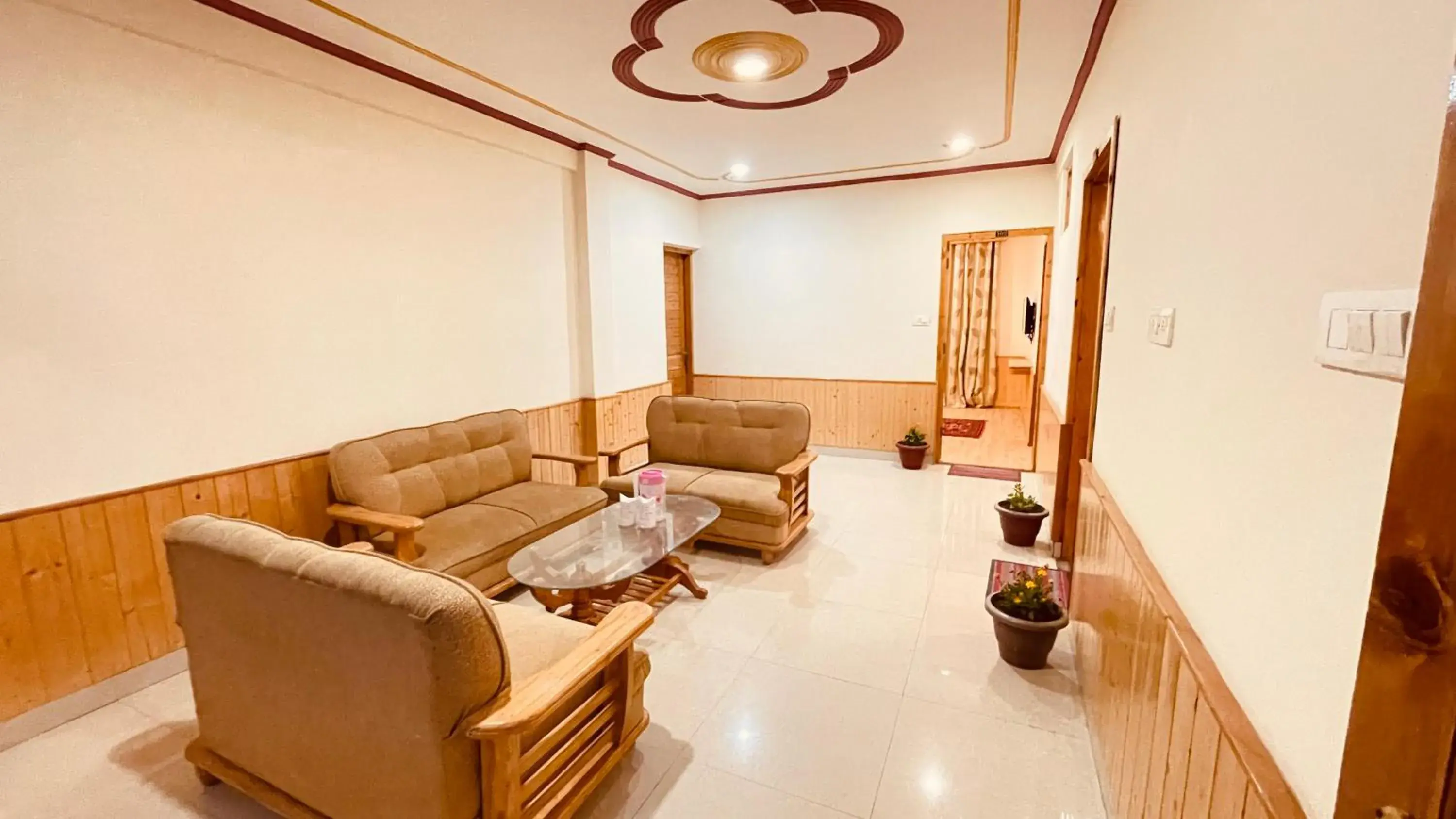 Two-Bedroom Apartment in Himalayan adventure Cottages & Budget Friendly BNB Manali Two-Bedroom Apartment in Himalayan adventure Cottages & Budget Friendly BNB Manali
