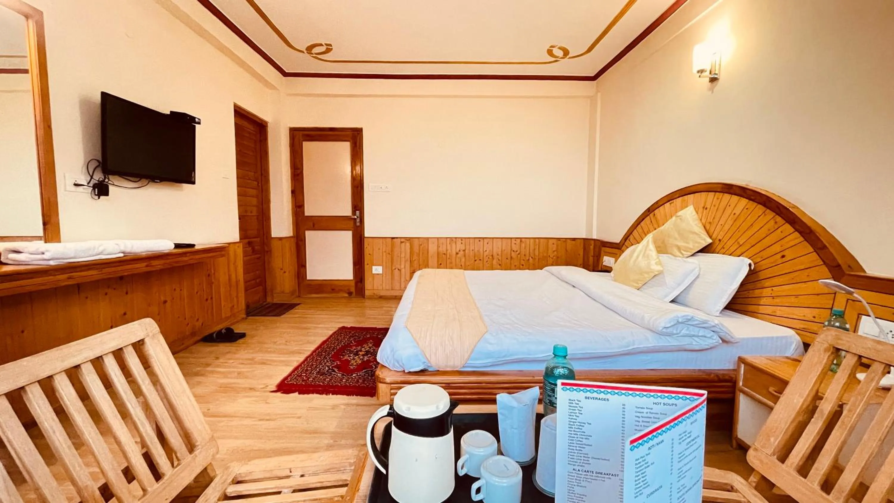 Bed in Himalayan adventure Cottages & Budget Friendly BNB Manali
