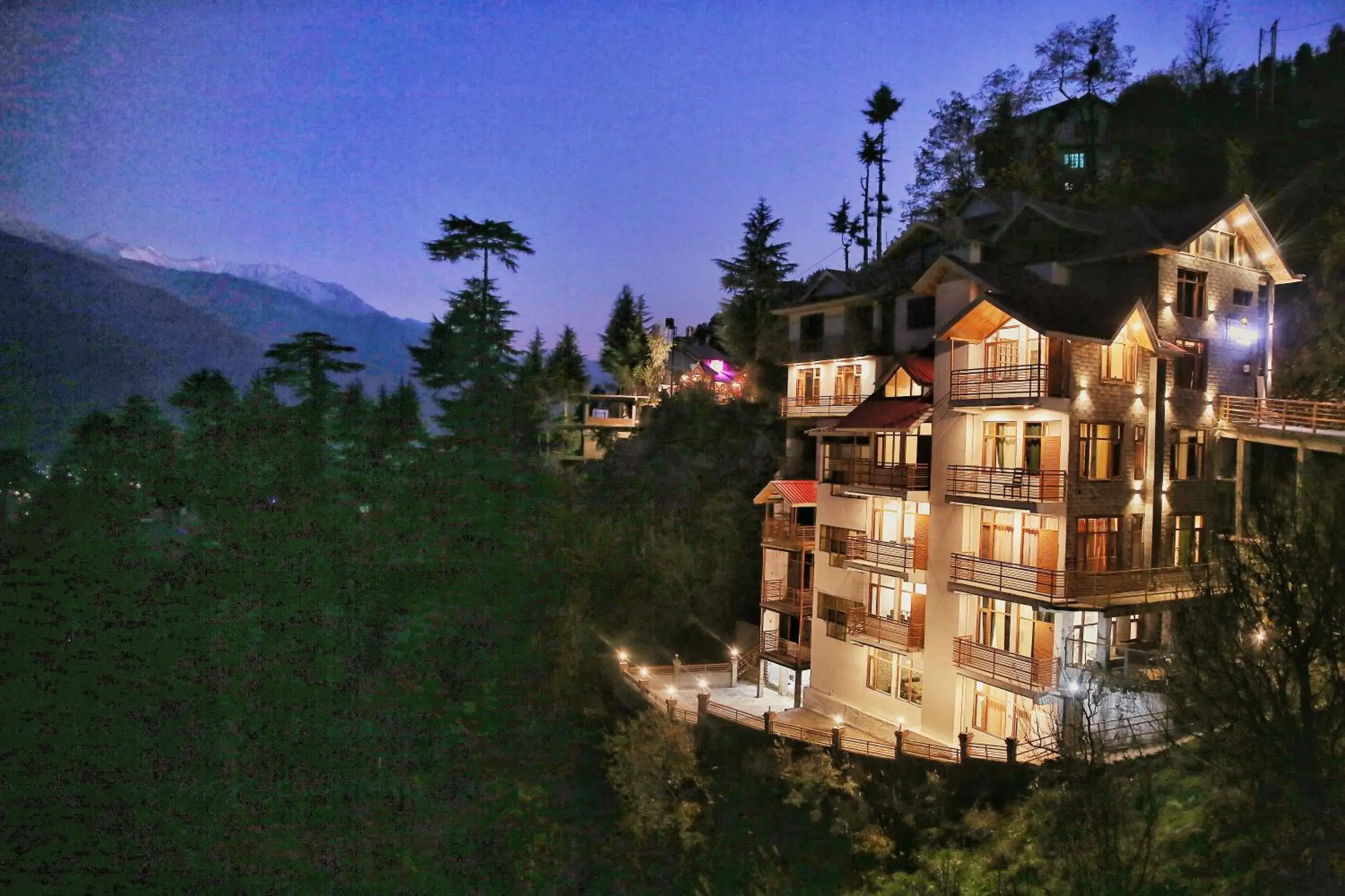 Apartment with Mountain View in Himalayan adventure Cottages & Budget Friendly BNB Manali Apartment with Mountain View in Himalayan adventure Cottages & Budget Friendly BNB Manali