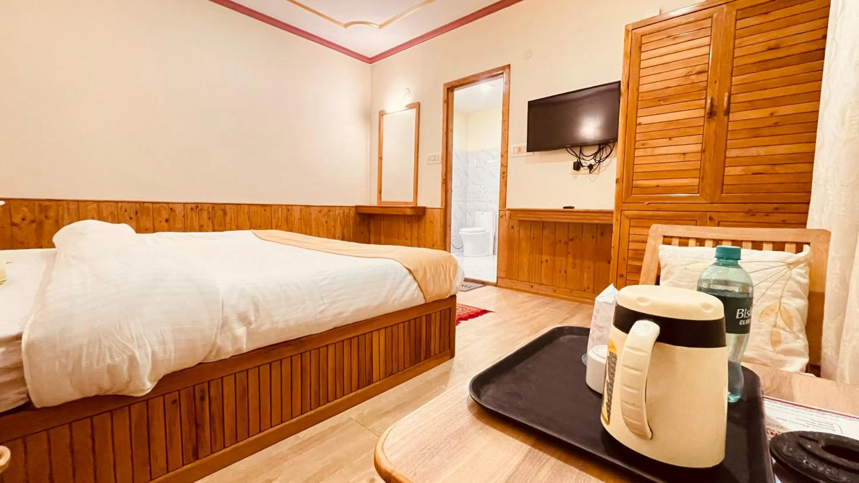 Bedroom, Bed in Himalayan adventure Cottages & Budget Friendly BNB Manali