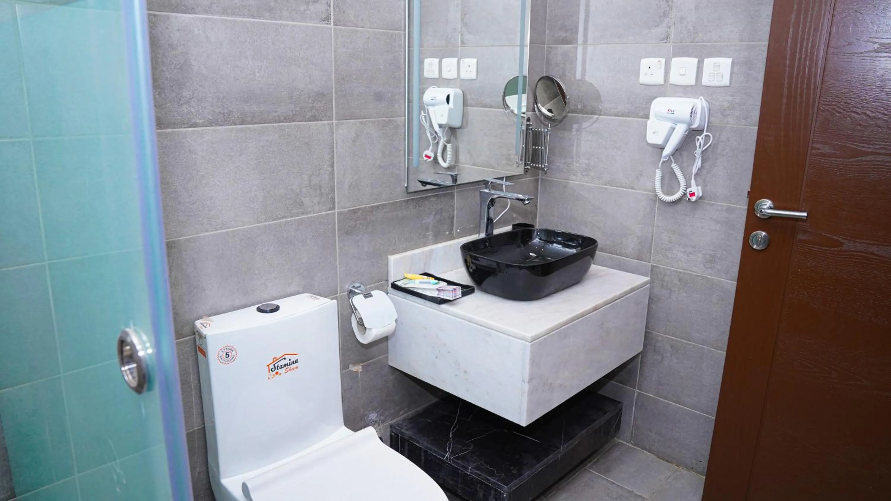 Clowzer Serviced Apartments